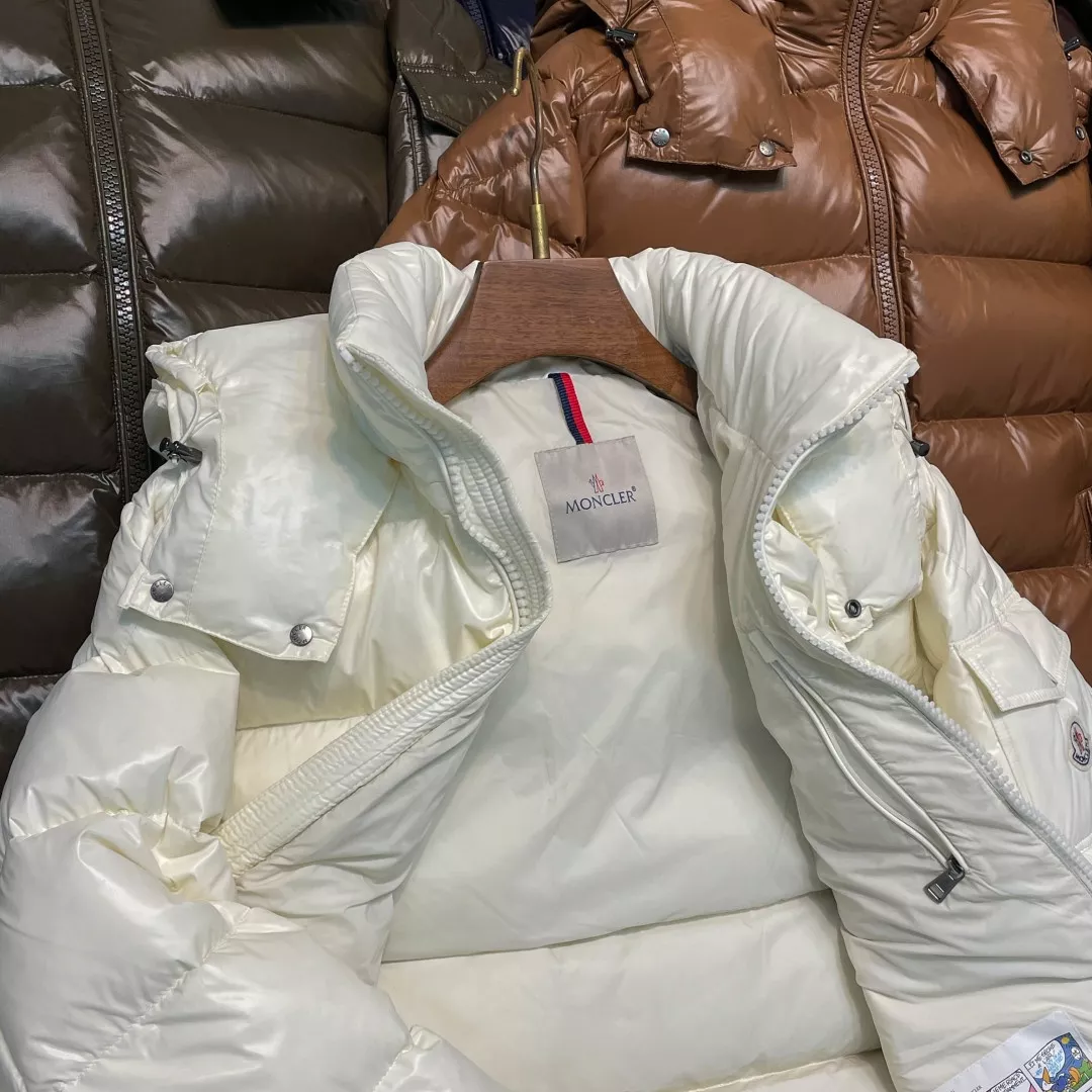 몽클레어 광택 나일론 남녀공용 쇼트 패딩 상세 이미지 21