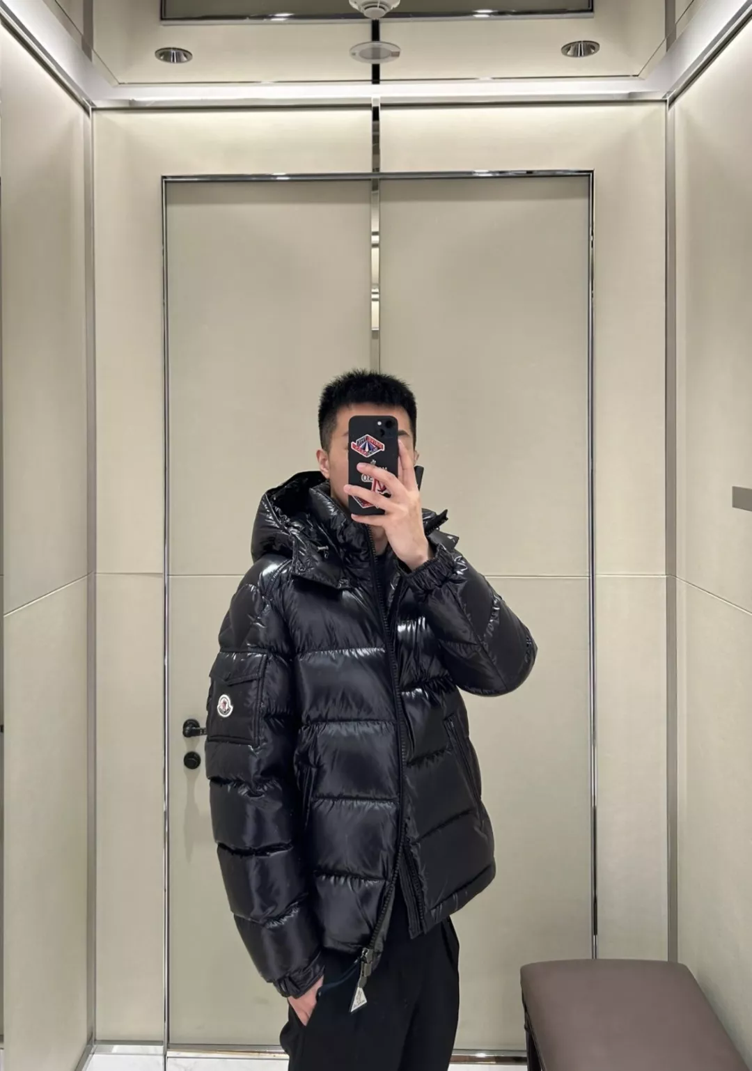 몽클레어 광택 나일론 남녀공용 쇼트 패딩 상세 이미지 29