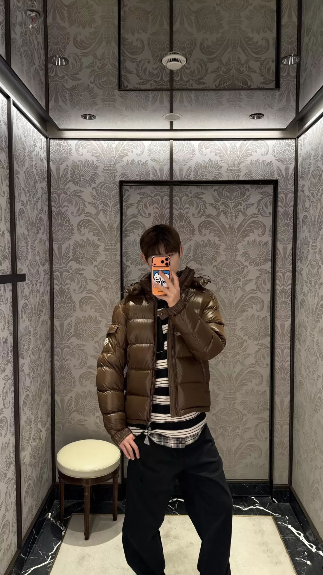 몽클레어 광택 나일론 남녀공용 쇼트 패딩 상세 이미지 33