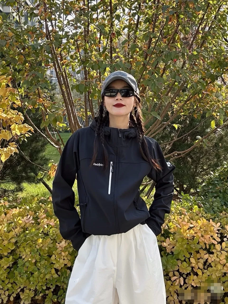 몽벨 신축성 소프트쉘 남녀공용 후드 재킷 상세 이미지 24
