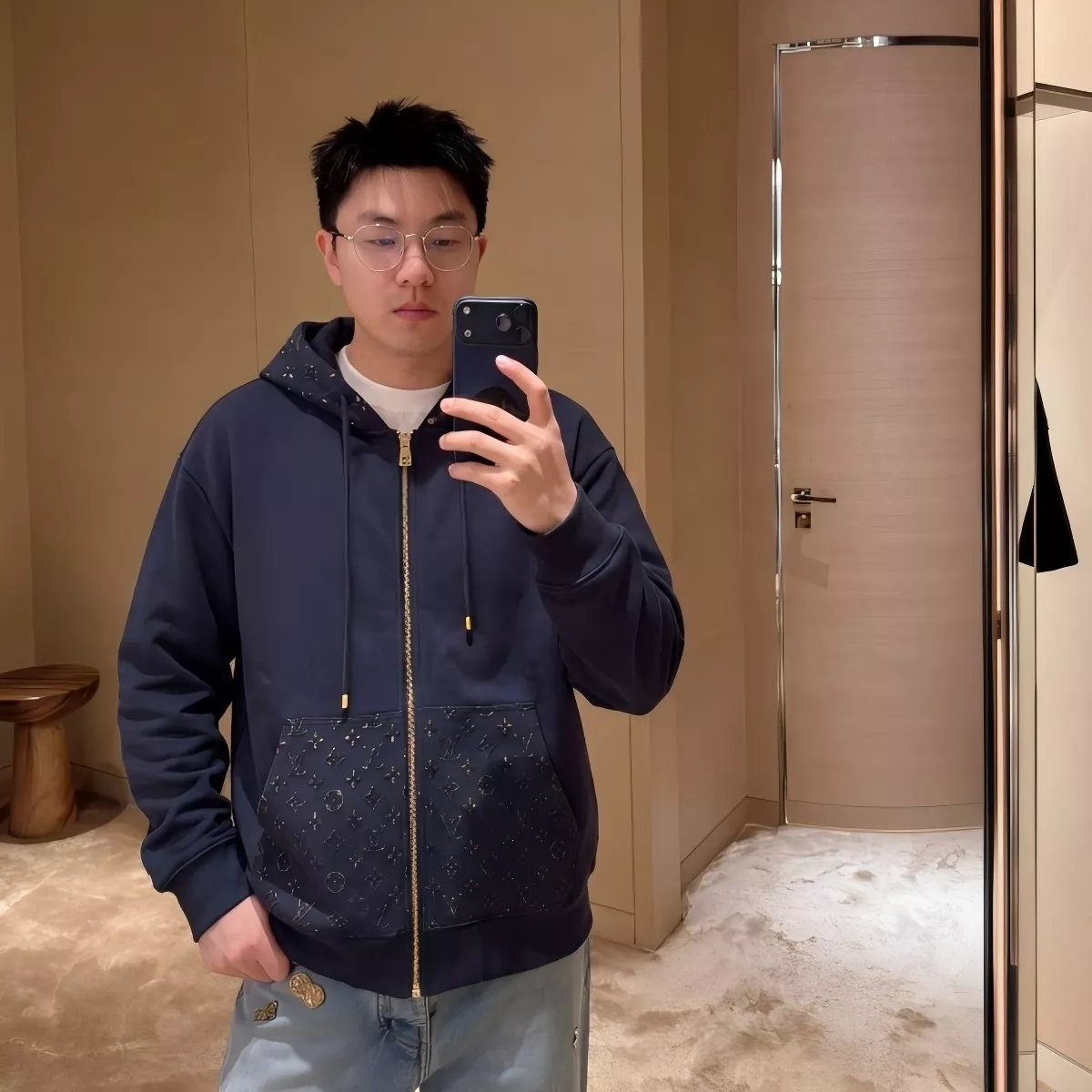 루이비통 모노그램 엠보싱 남녀공용 후드 재킷 상세 이미지 11