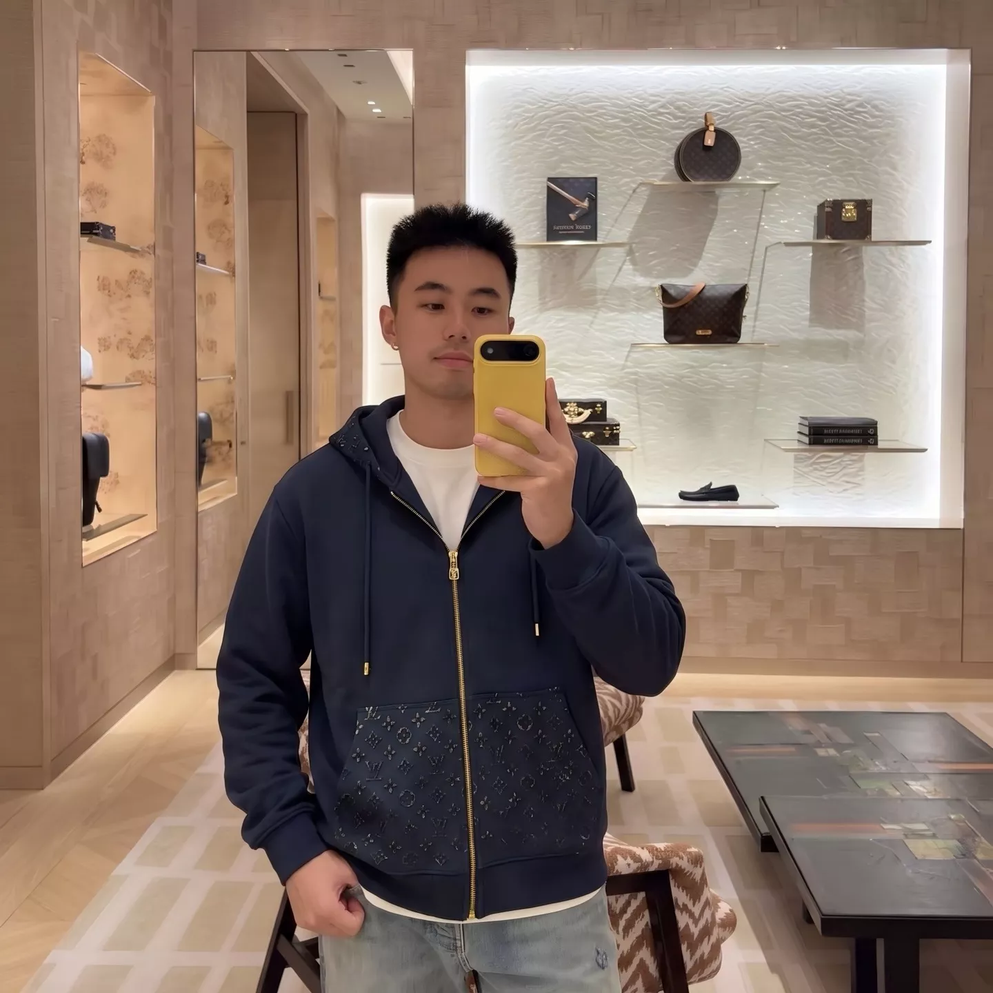루이비통 모노그램 엠보싱 남녀공용 후드 재킷 상세 이미지 12