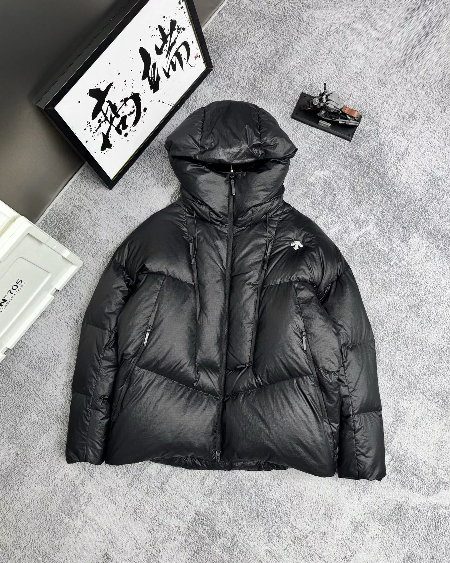 데상트 후드 덕다운 남녀공용 쇼트 패딩 상세 이미지 18