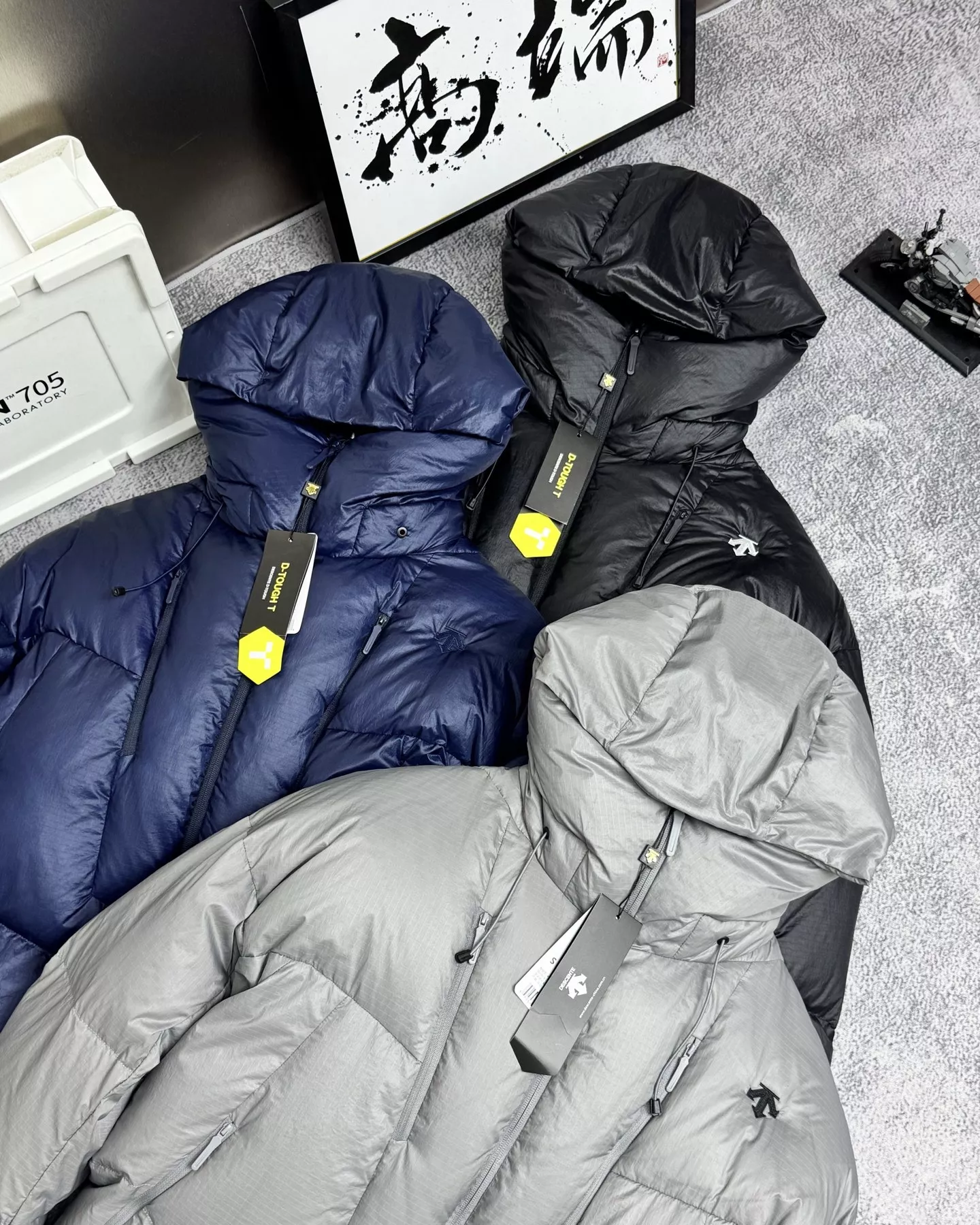 데상트 후드 덕다운 남녀공용 쇼트 패딩 상세 이미지 22
