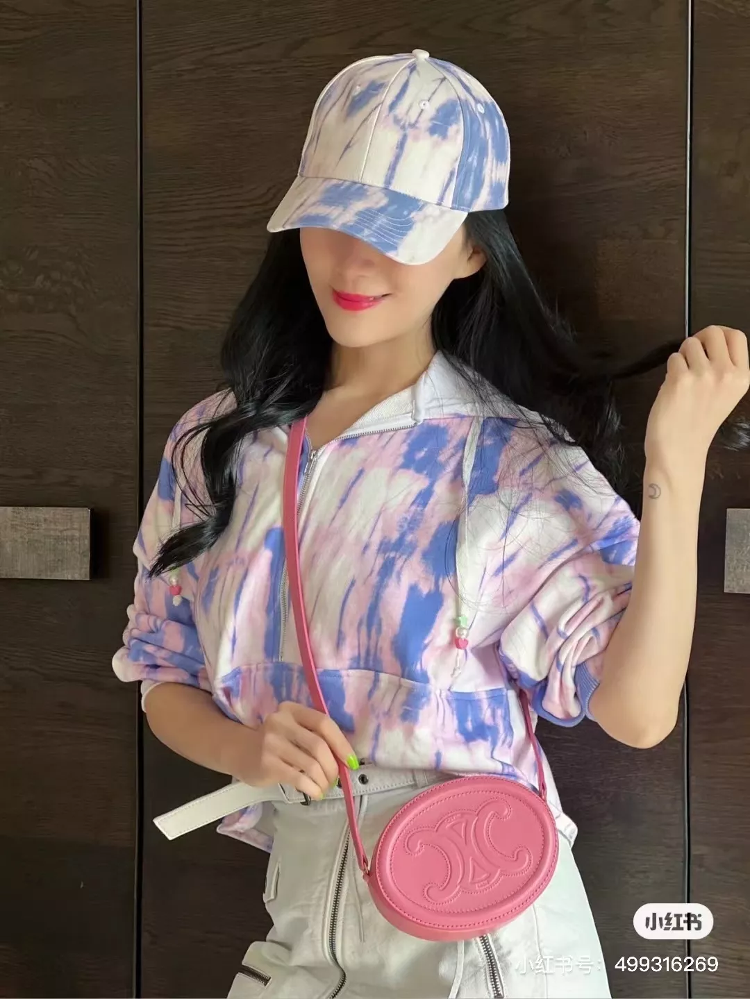 셀린느 타원형 송아지 가죽 지퍼 탬버린백 상세 이미지 11