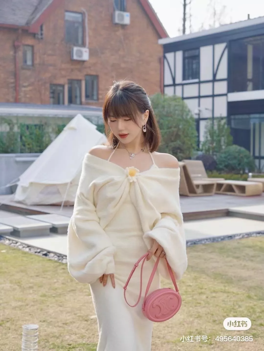 셀린느 타원형 송아지 가죽 지퍼 탬버린백 상세 이미지 17