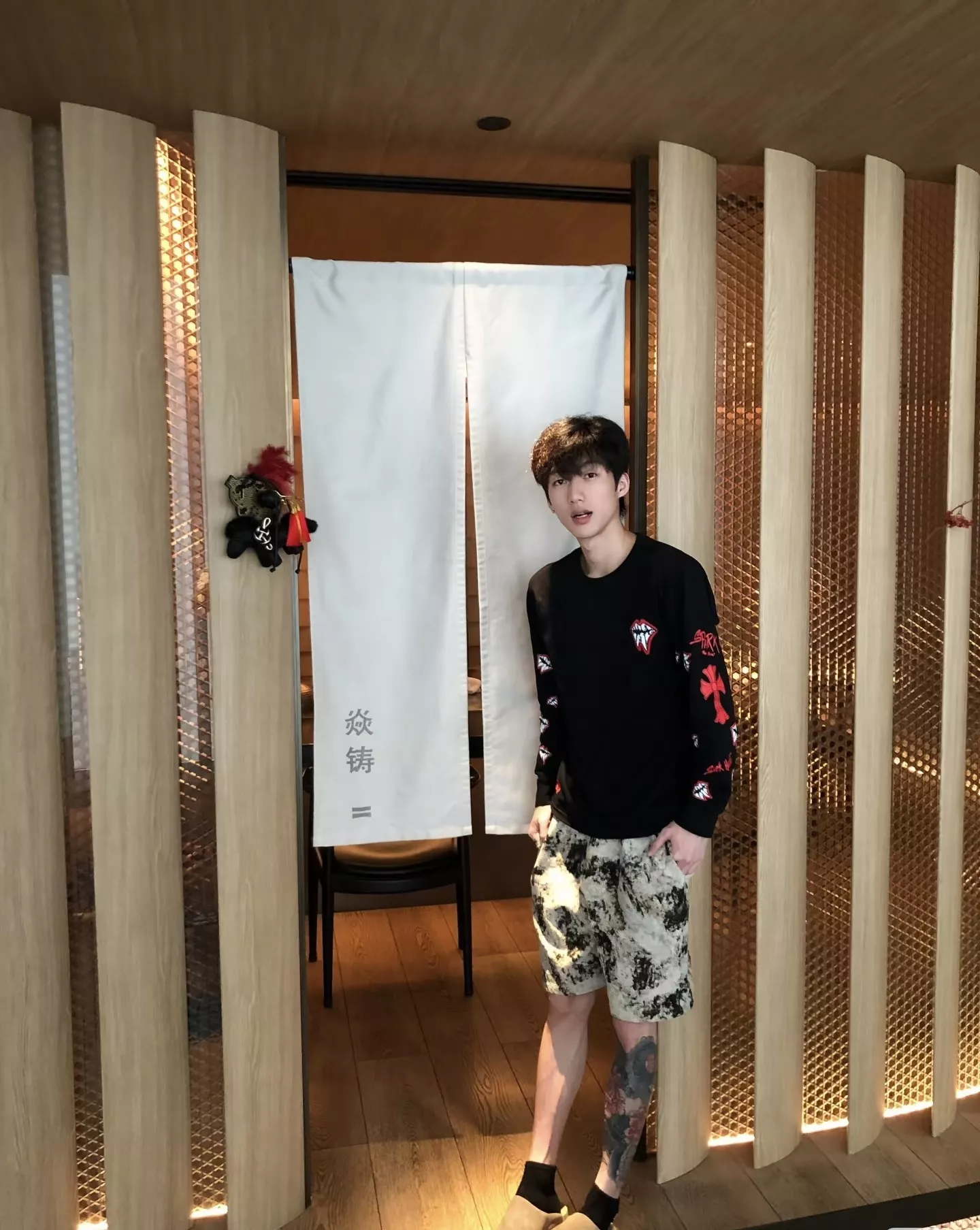 크롬하츠 치아 패치 남녀공용 긴소매 티셔츠 상세 이미지 15