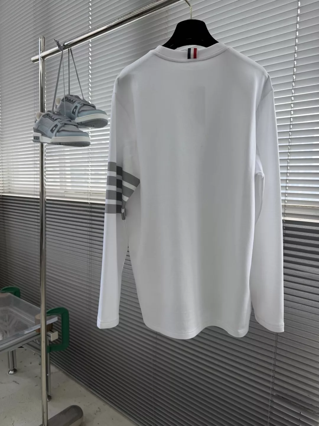 톰브라운 면 네 줄 배색 남녀공용 긴소매 티셔츠 상세 이미지 3