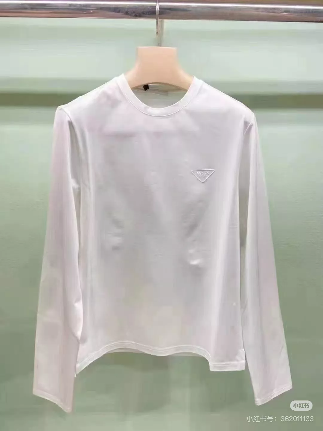 프라다 삼각 자수 면 혼방 남녀공용 긴소매 티셔츠 상세 이미지 17