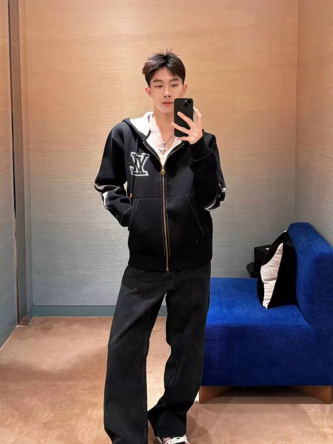 루이비통 로고 자카드 면 혼방 남녀공용 니트 재킷 상세 이미지 17