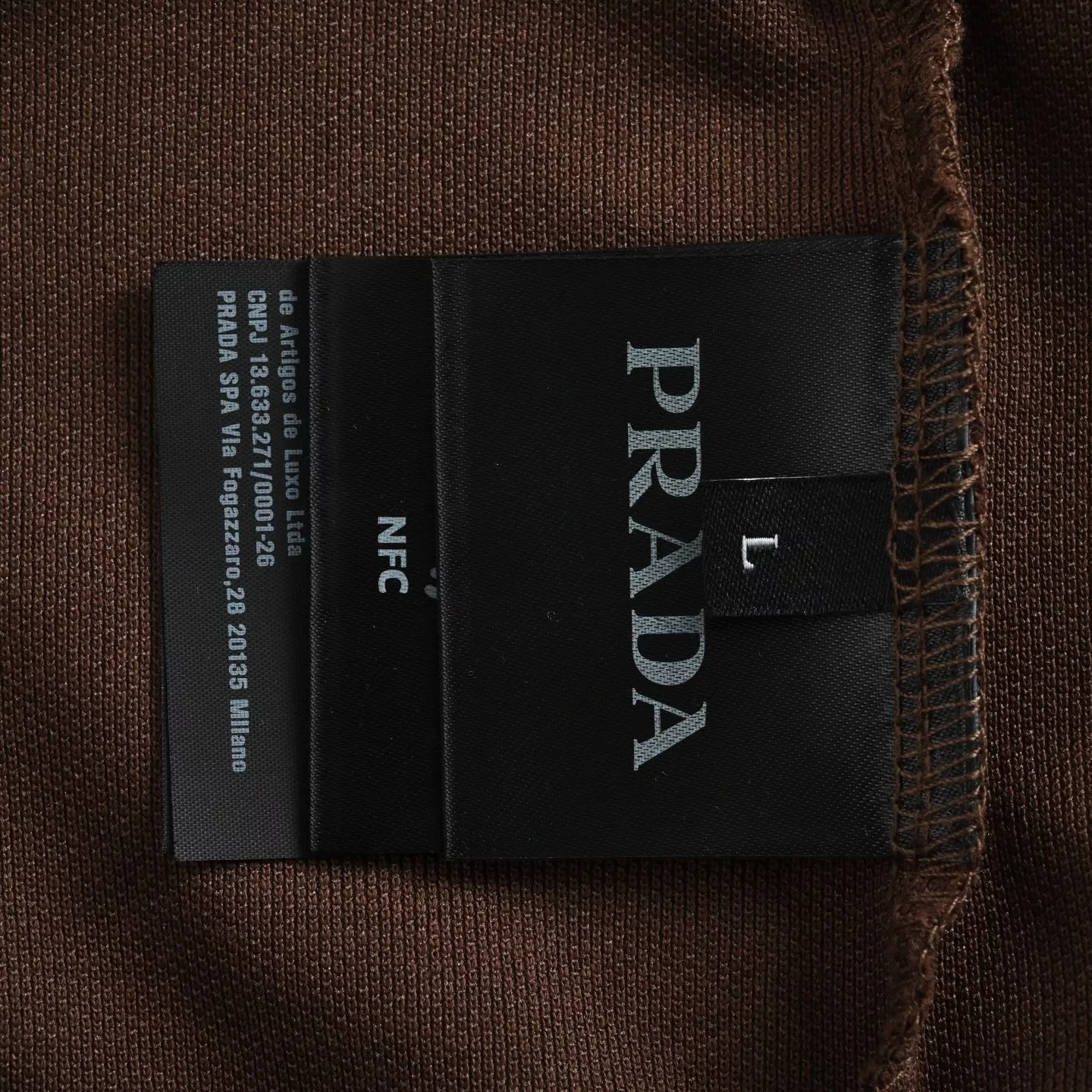 프라다 레이어드 배색 남녀공용 긴소매 티셔츠 상세 이미지 6