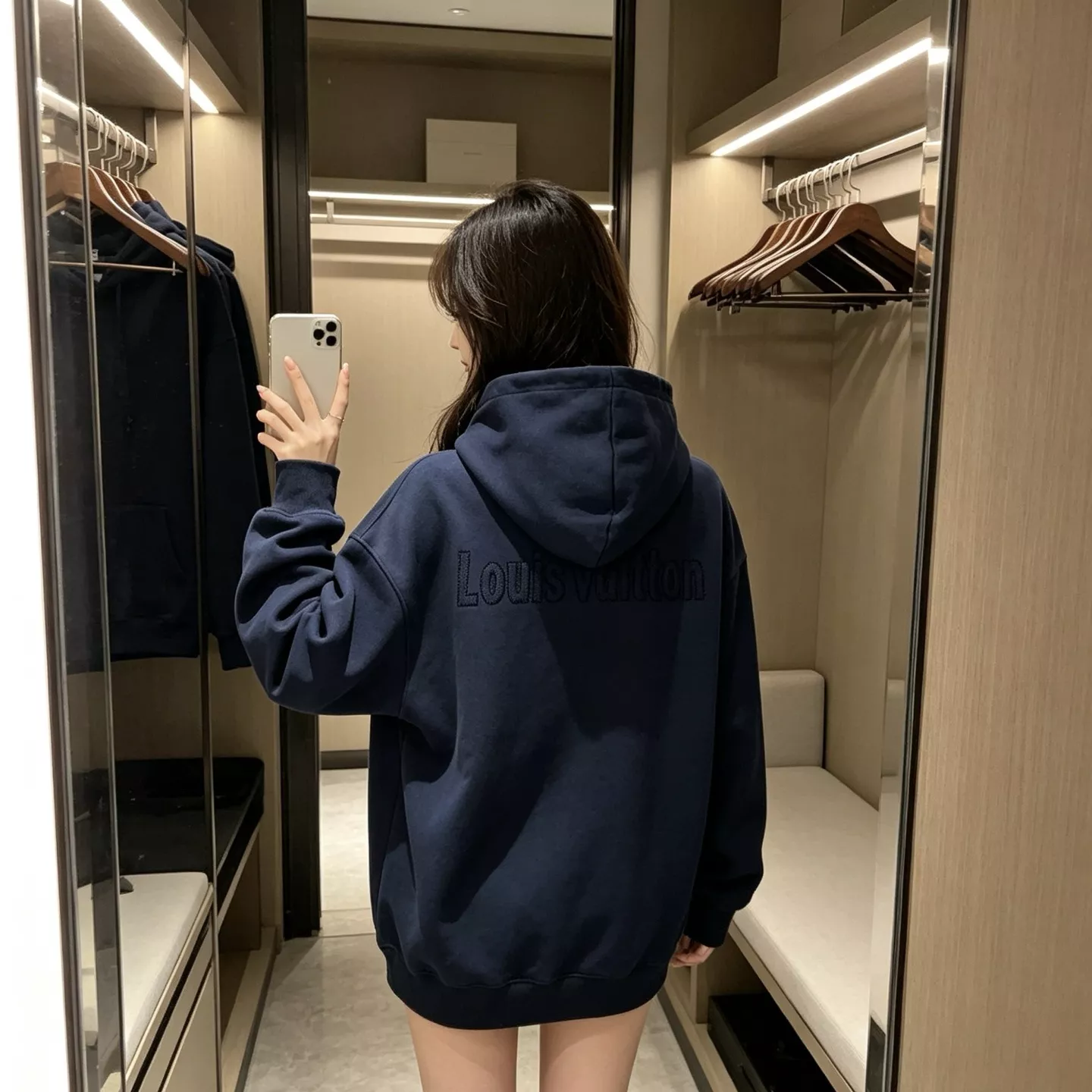 루이비통 레터링 자수 남녀공용 후드 티셔츠 상세 이미지 19