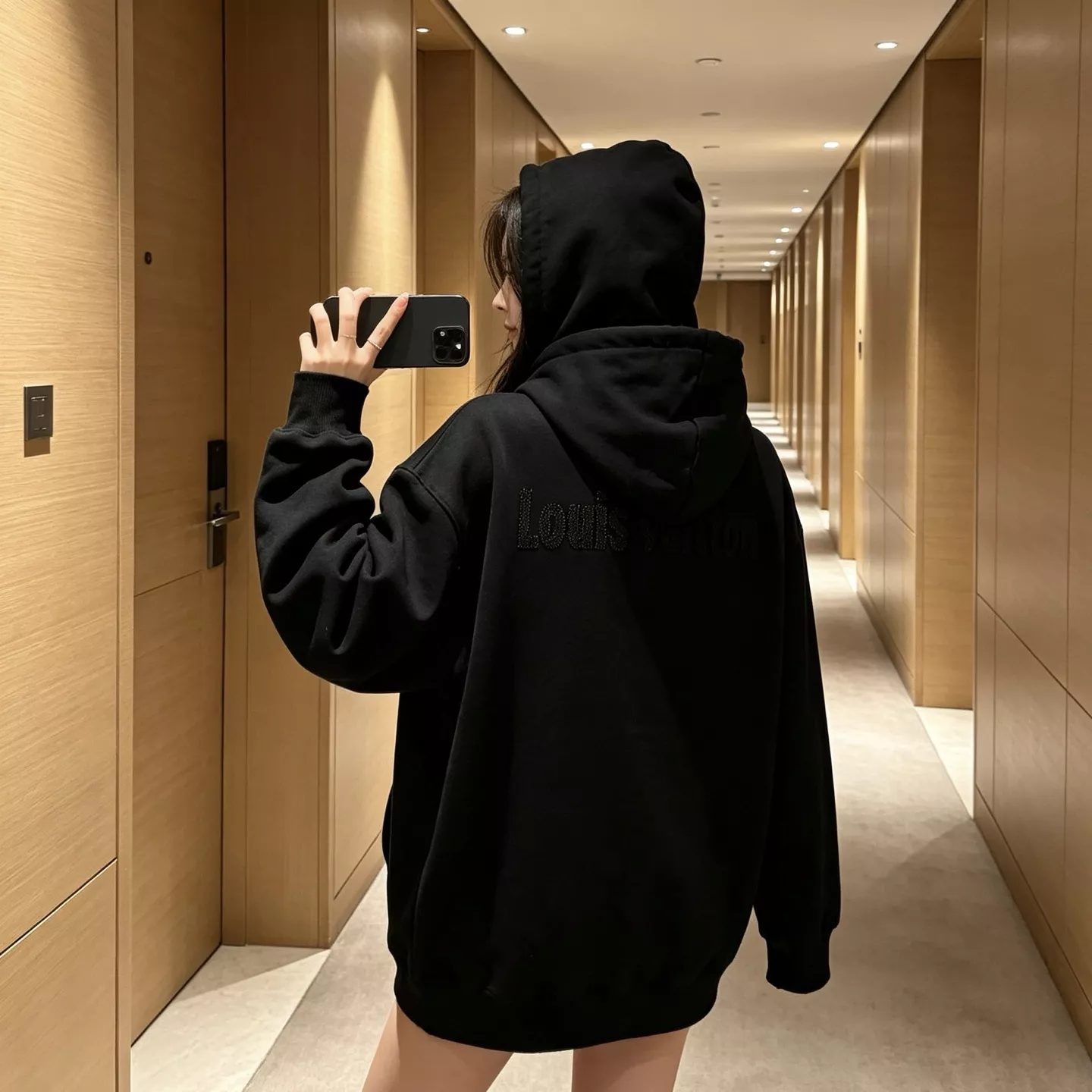 루이비통 레터링 자수 남녀공용 후드 티셔츠 상세 이미지 16