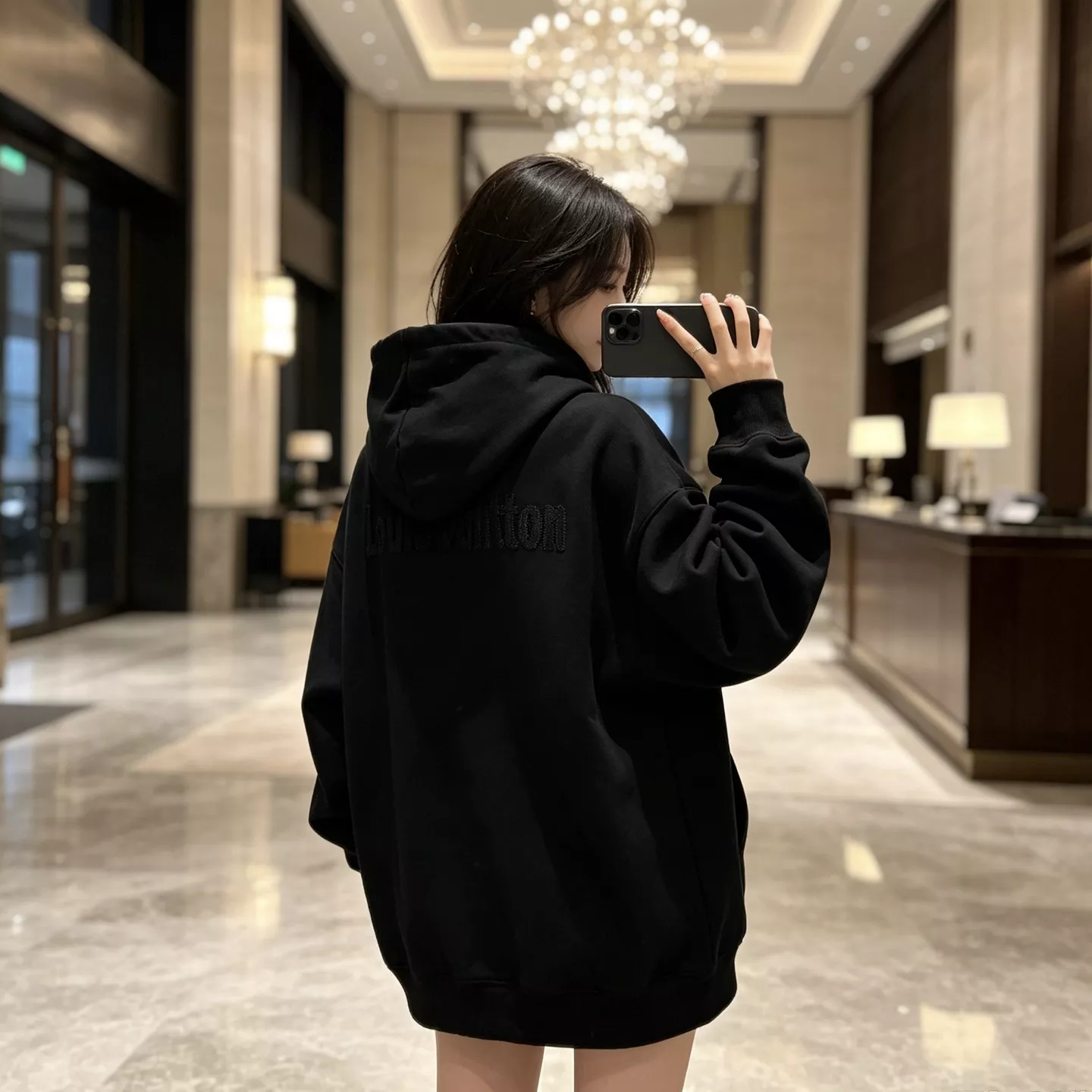 루이비통 레터링 자수 남녀공용 후드 티셔츠 상세 이미지 19