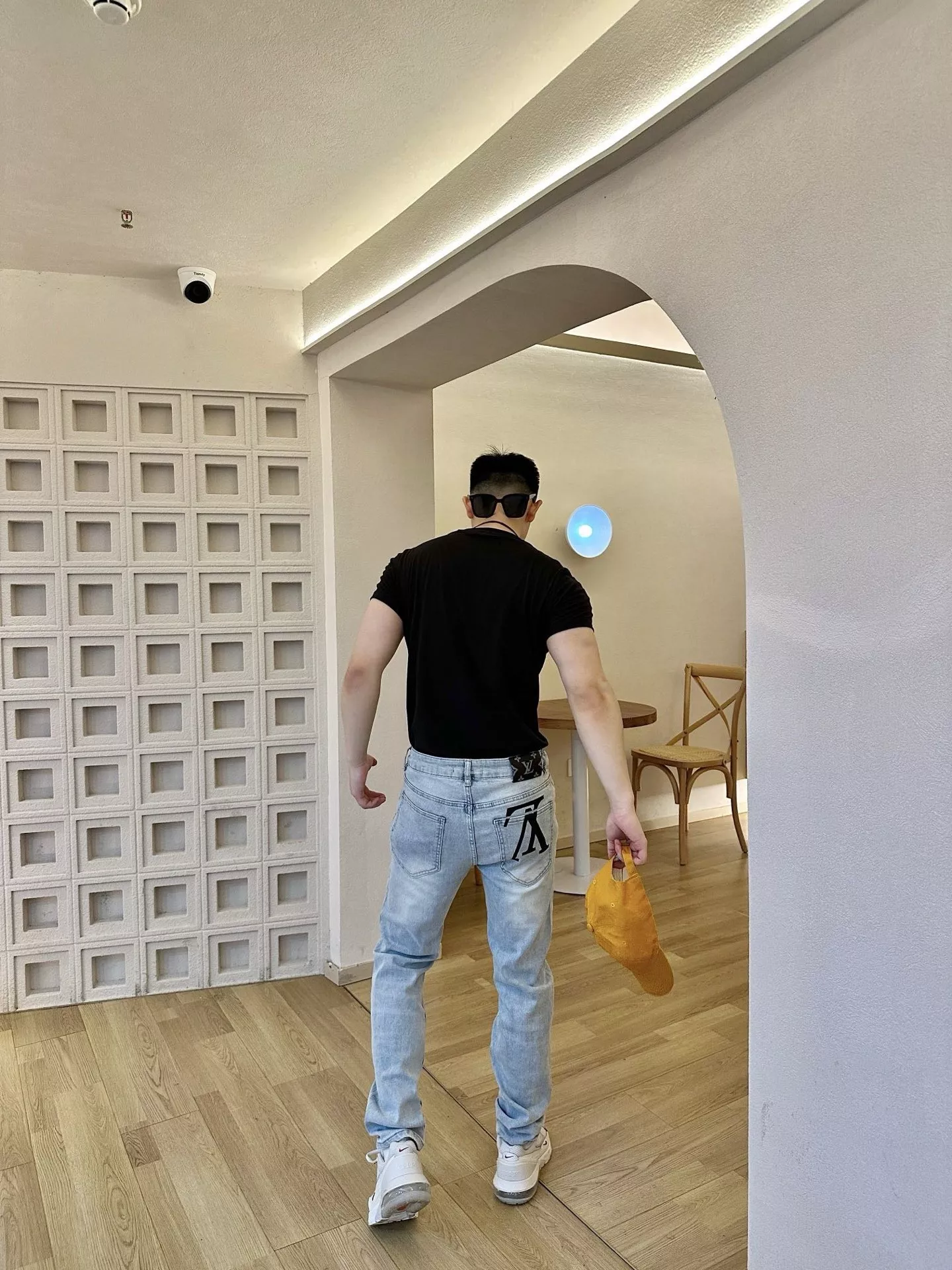 루이비통 워싱 뒤쪽 프린트 남녀공용 데님 팬츠 상세 이미지 14