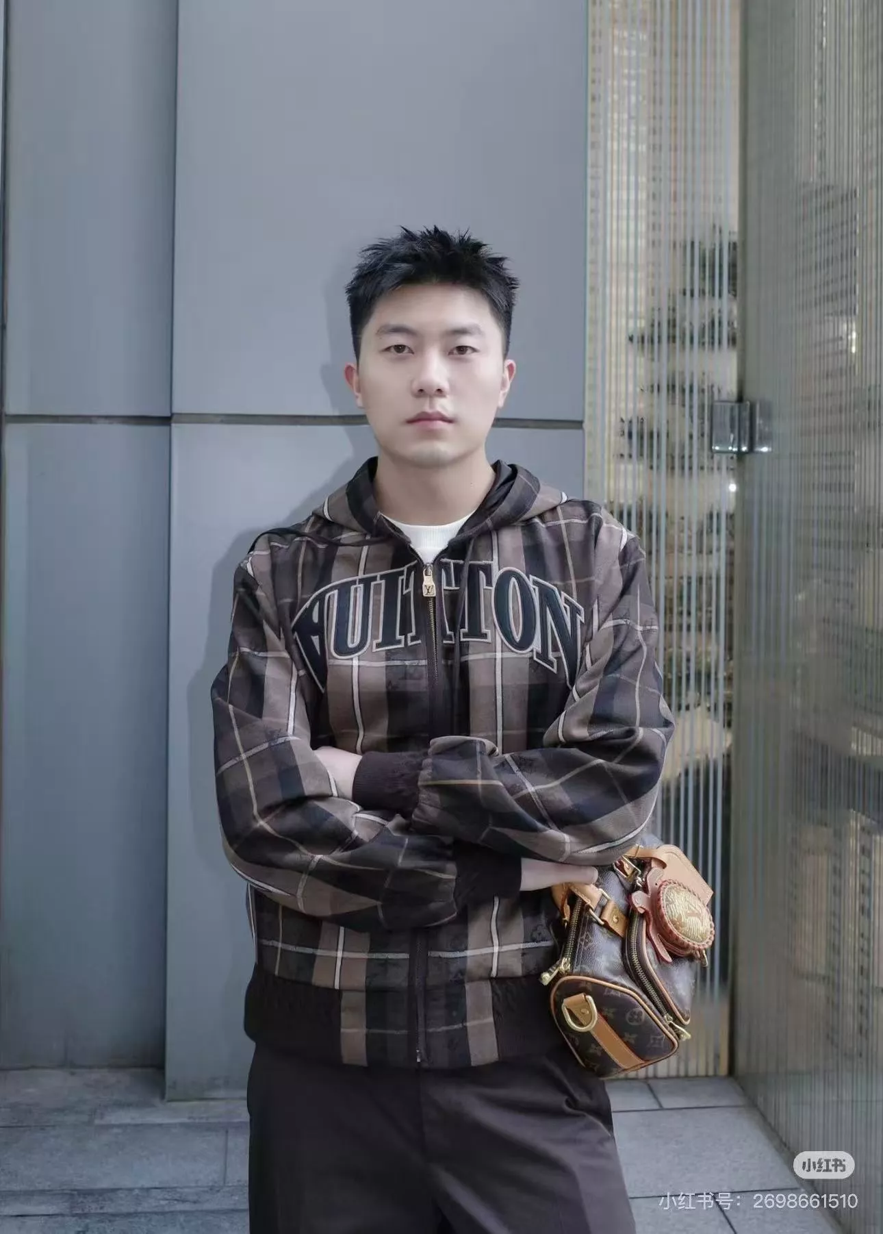 루이비통 체크 자수 숏핏 남녀공용 후드 재킷 상세 이미지 15