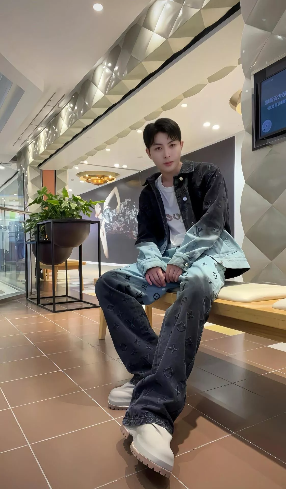 루이비통 그라데이션 자수 남녀공용 데님 팬츠 상세 이미지 19
