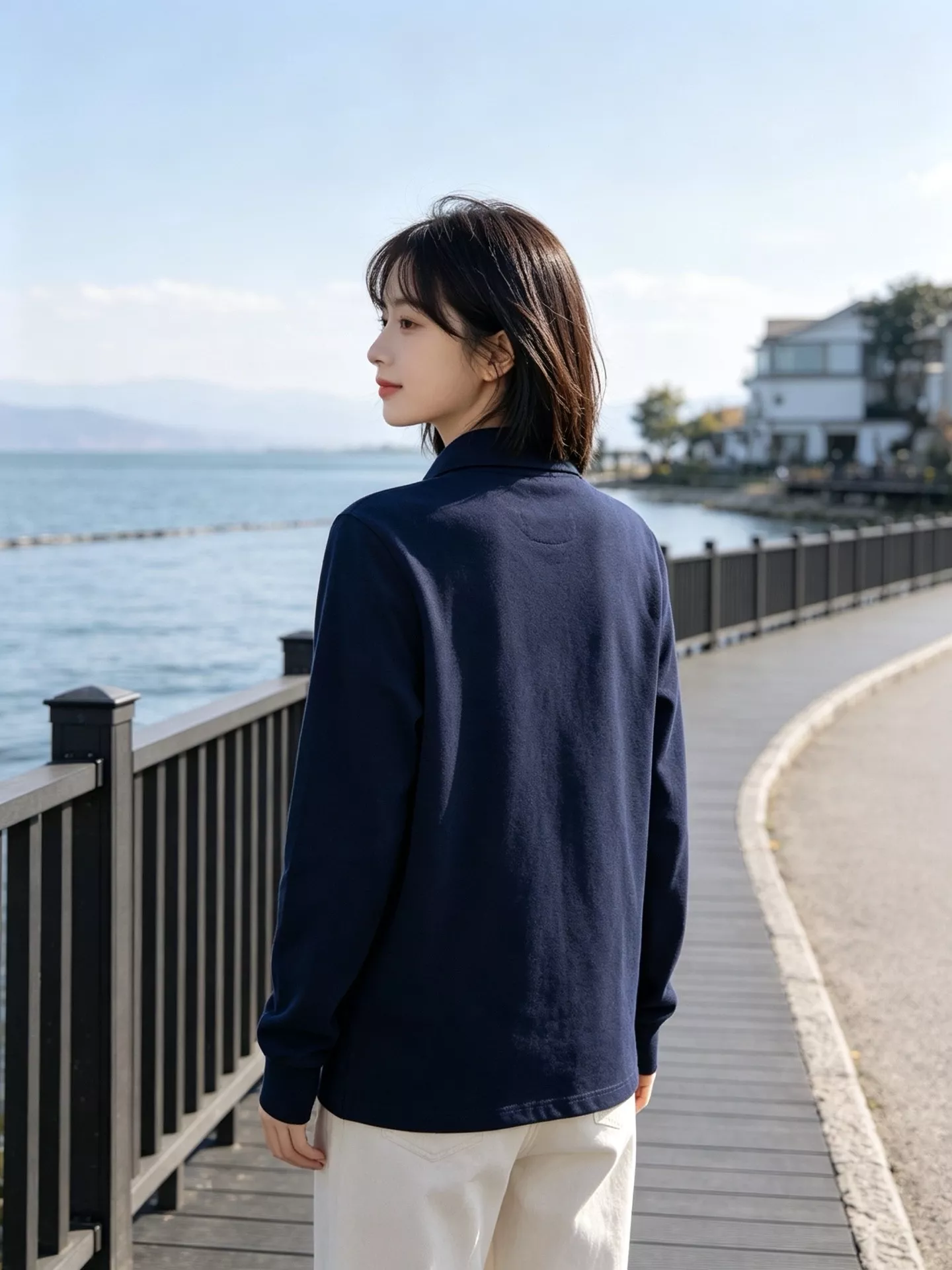 로에베 가슴 로고 자수 남녀공용 긴소매 티셔츠 상세 이미지 18