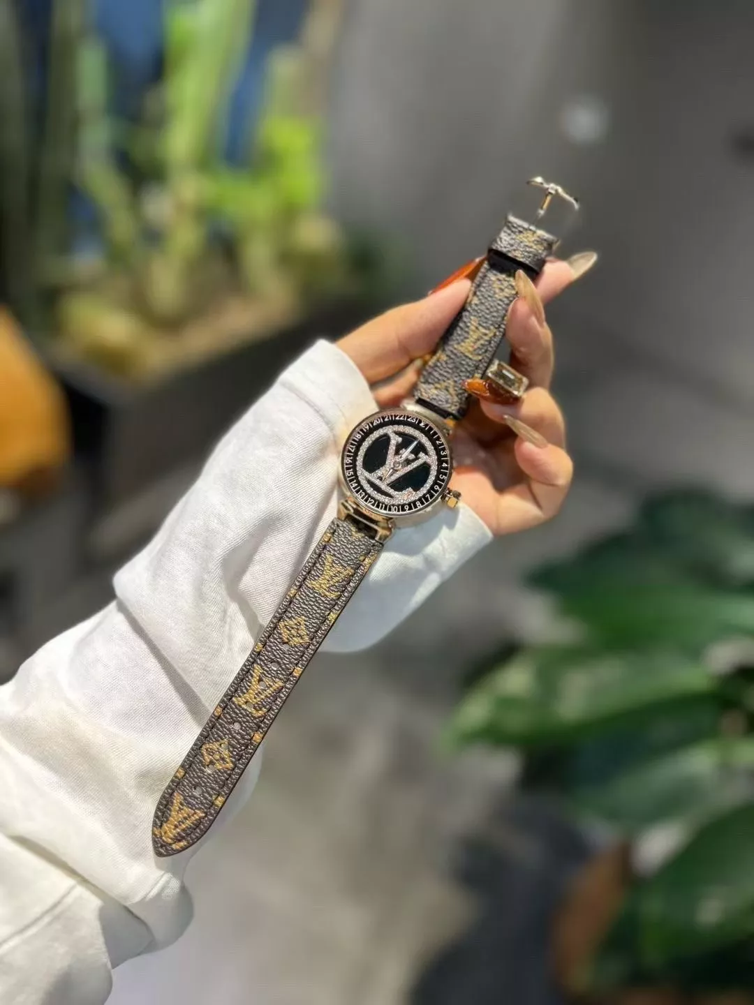 루이비통 모노그램 패턴 36mm 남성용 가죽 시계 상세 이미지 1