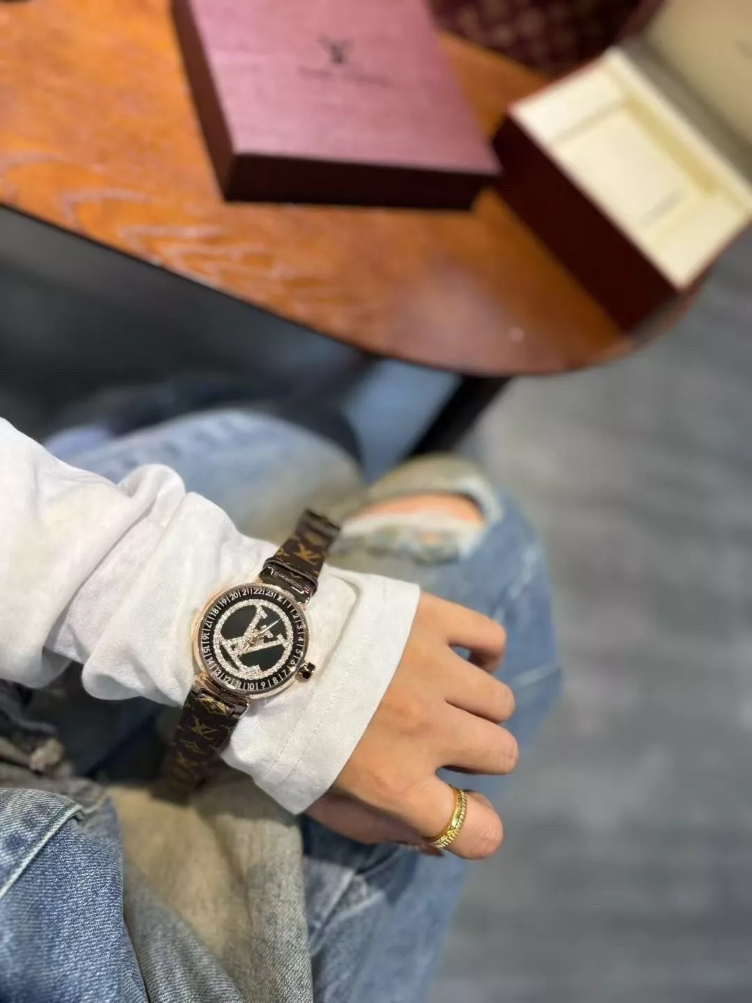 루이비통 모노그램 패턴 36mm 남성용 가죽 시계 상세 이미지 9