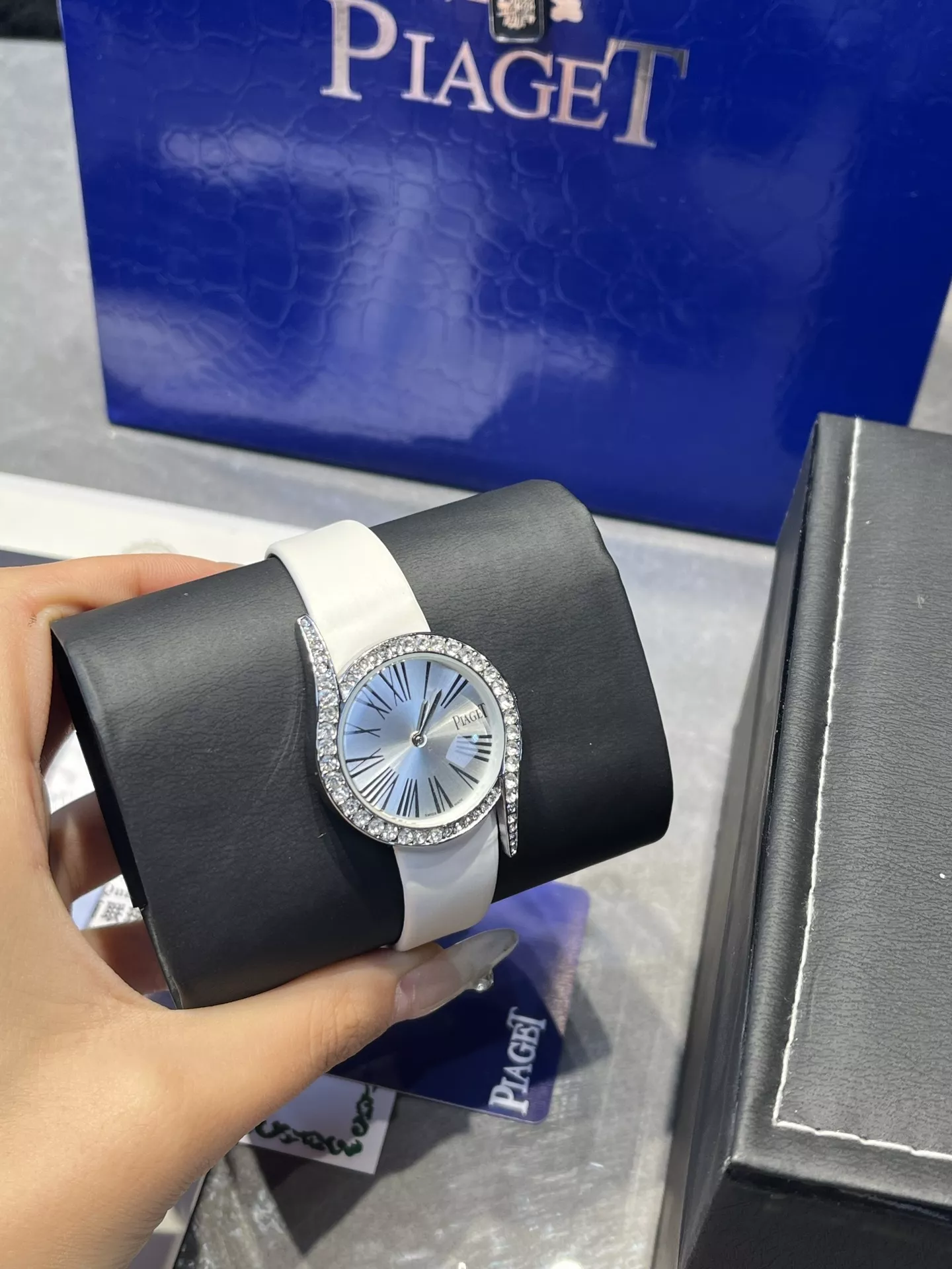 피아제 30mm 쿼츠 여성용 가죽 시계 상세 이미지 3