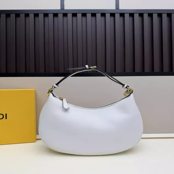 펜디 초승달 실루엣 소가죽 지퍼 호보백