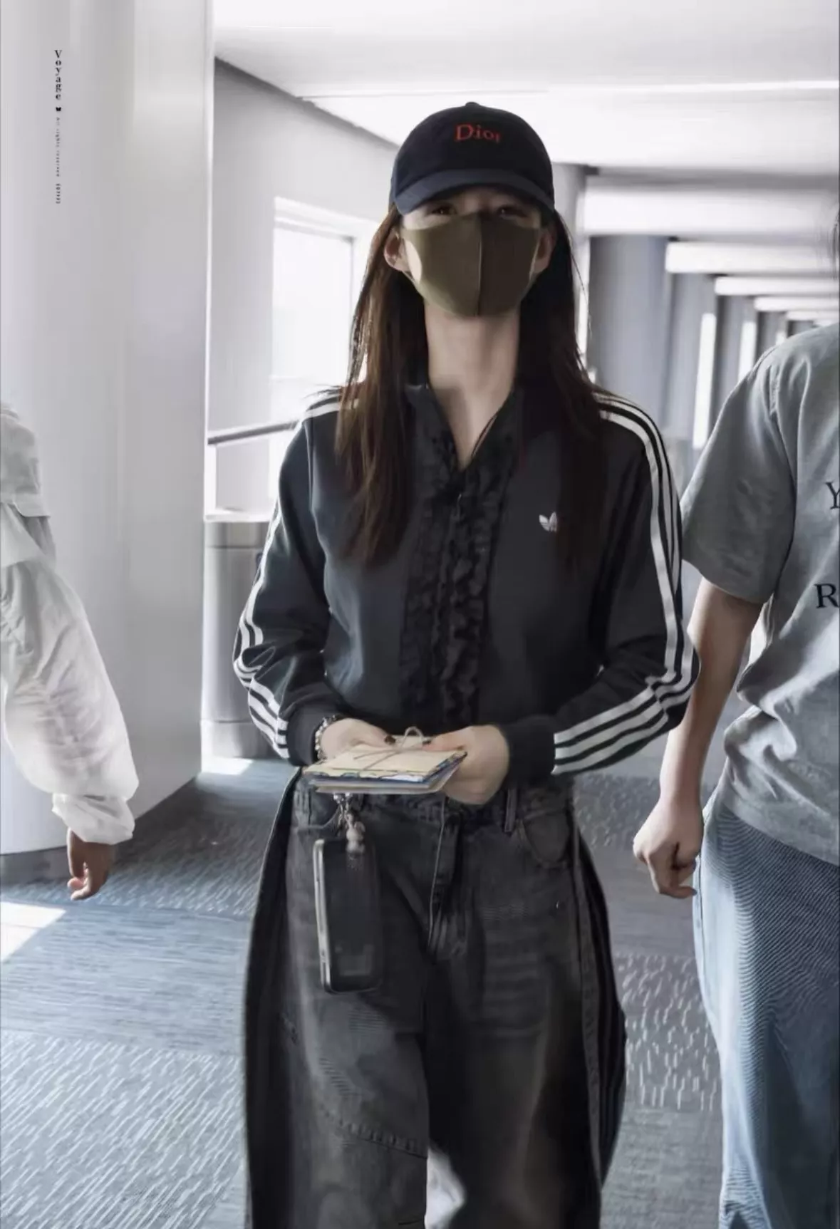 아디다스 프릴 크롭 여성용 집업 재킷 상세 이미지 27