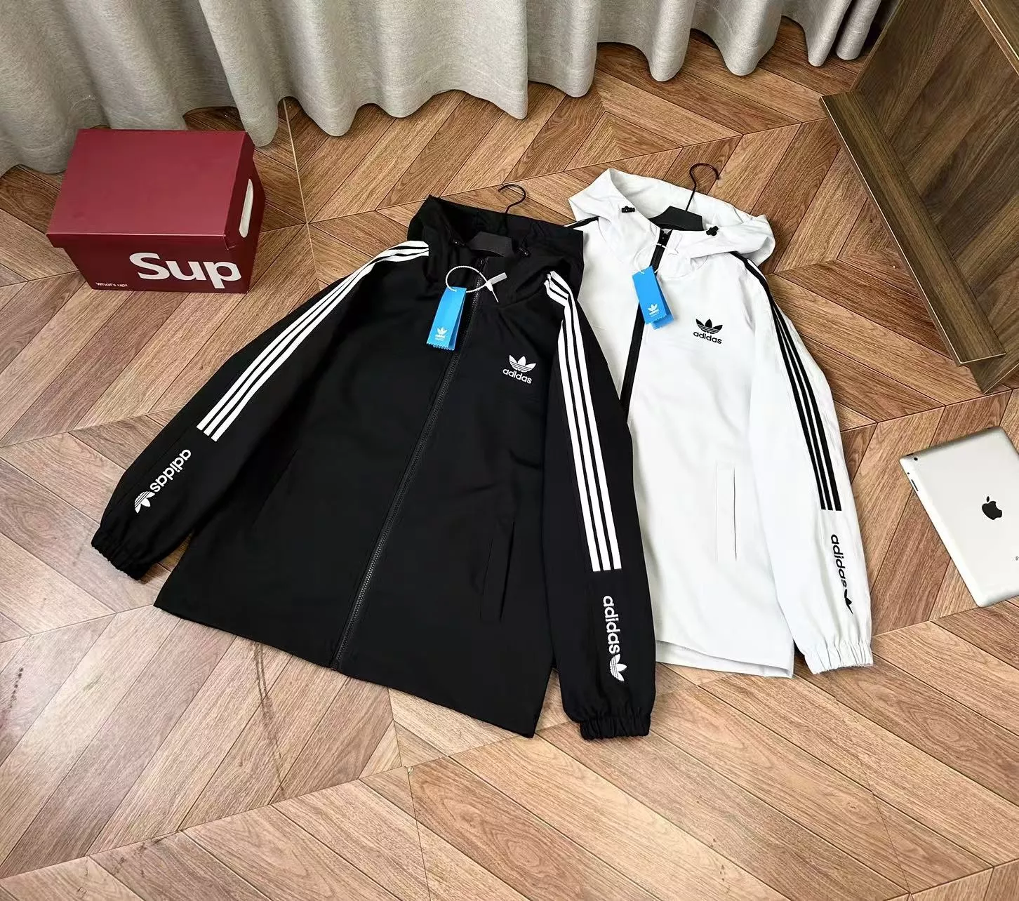 아디다스 삼선 자수 오버핏 남녀공용 후드 재킷 상세 이미지 4