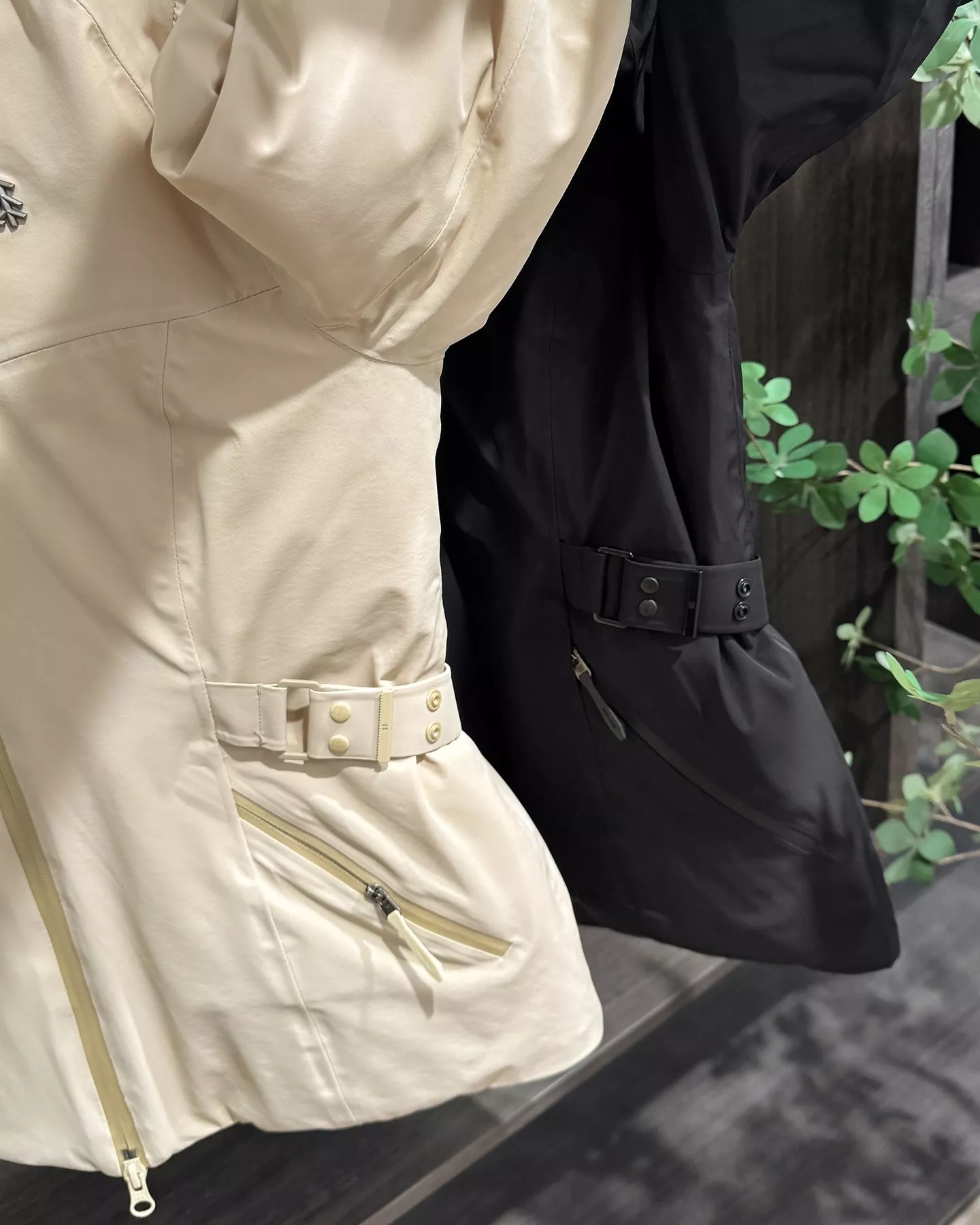 코오롱스포츠 후드 벨트 구스다운 여성용 쇼트 패딩 상세 이미지 24