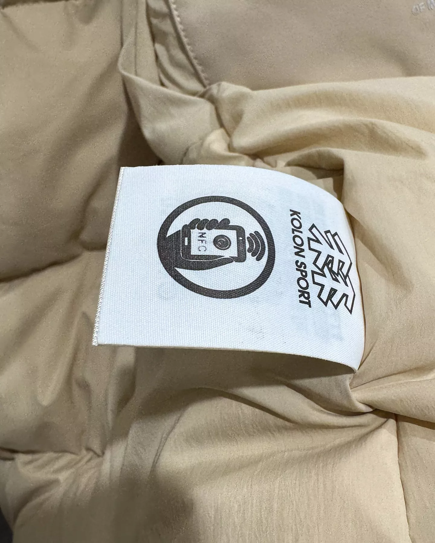 코오롱스포츠 후드 벨트 구스다운 여성용 쇼트 패딩 상세 이미지 30