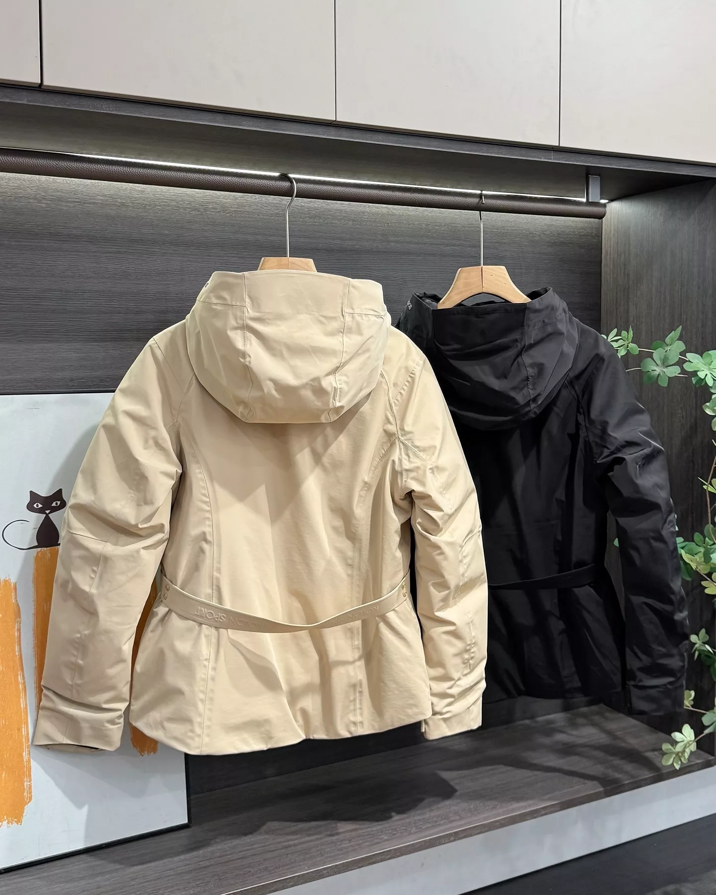 코오롱스포츠 후드 벨트 구스다운 여성용 쇼트 패딩 상세 이미지 6