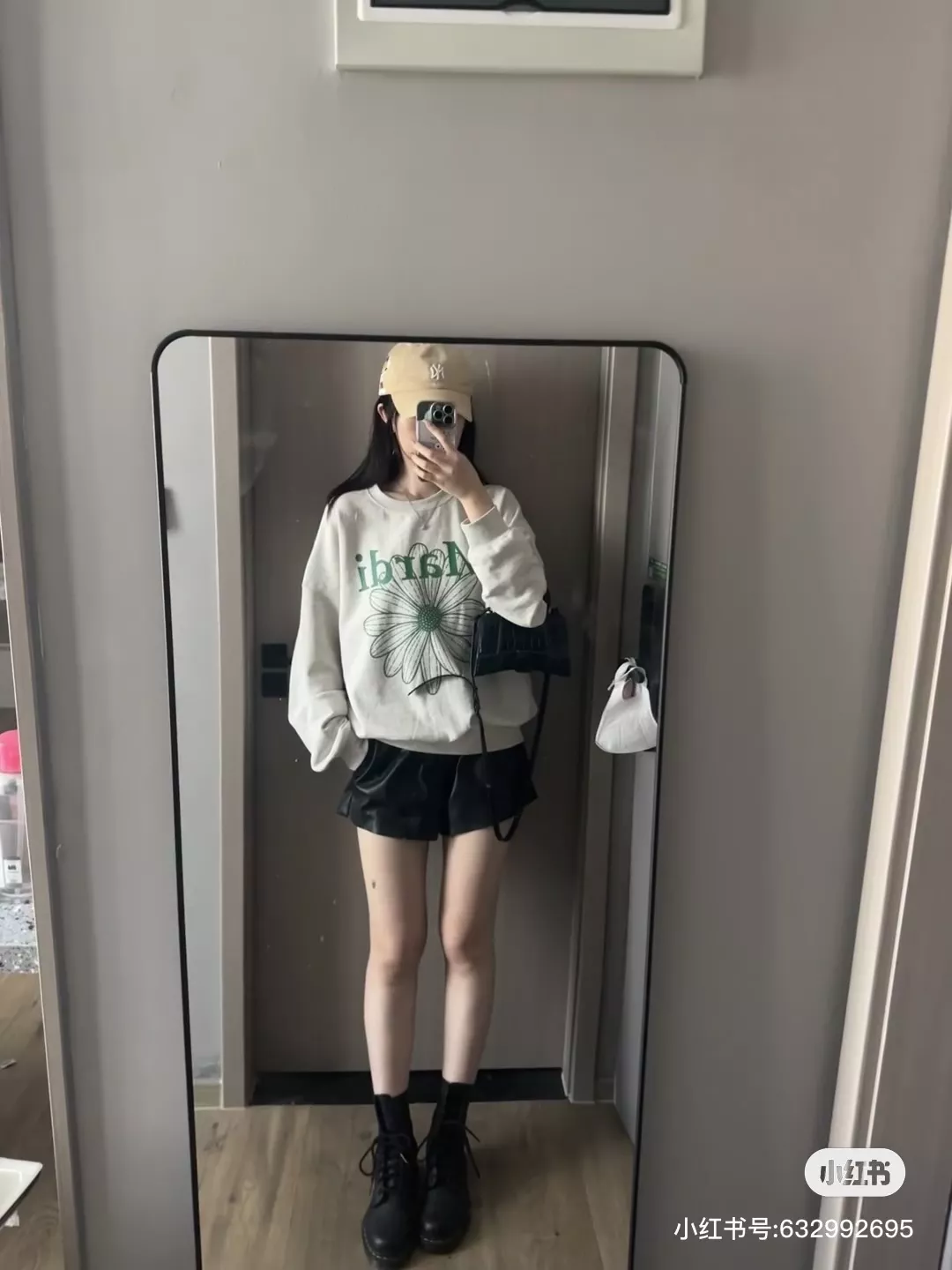마르디 데이지 프린트 여성용 긴소매 티셔츠 상세 이미지 32