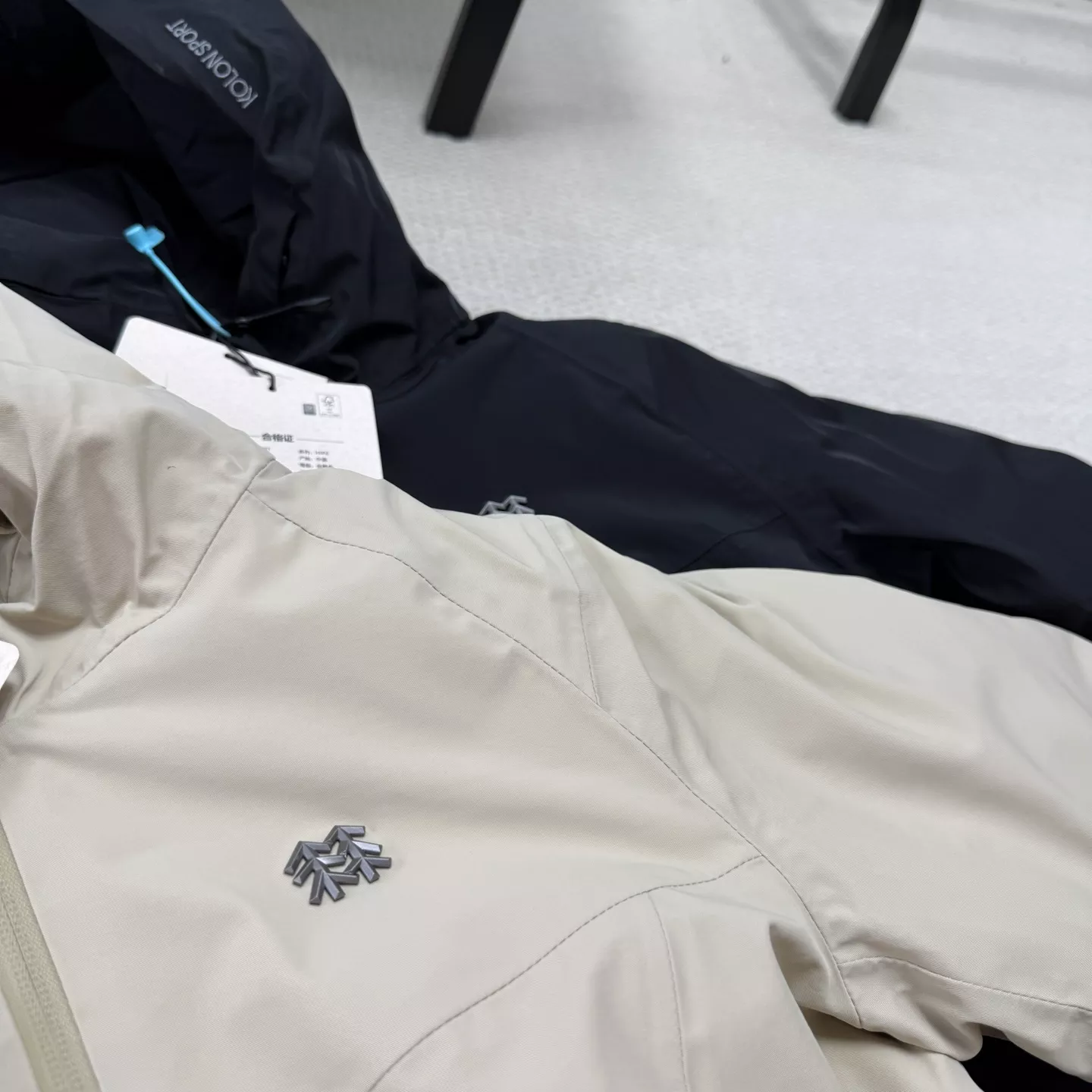 코오롱스포츠 후드 벨트 구스다운 여성용 쇼트 패딩 상세 이미지 18