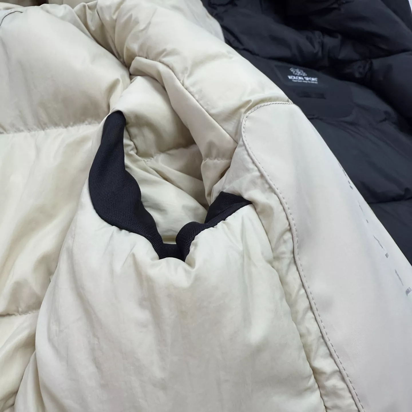코오롱스포츠 후드 벨트 구스다운 여성용 쇼트 패딩 상세 이미지 31