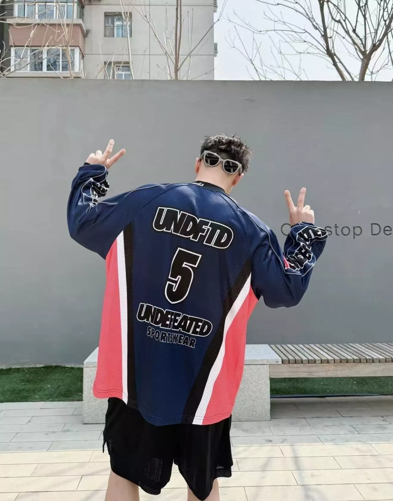 언디피티드 메시 배색 남녀공용 긴소매 티셔츠 상세 이미지 39