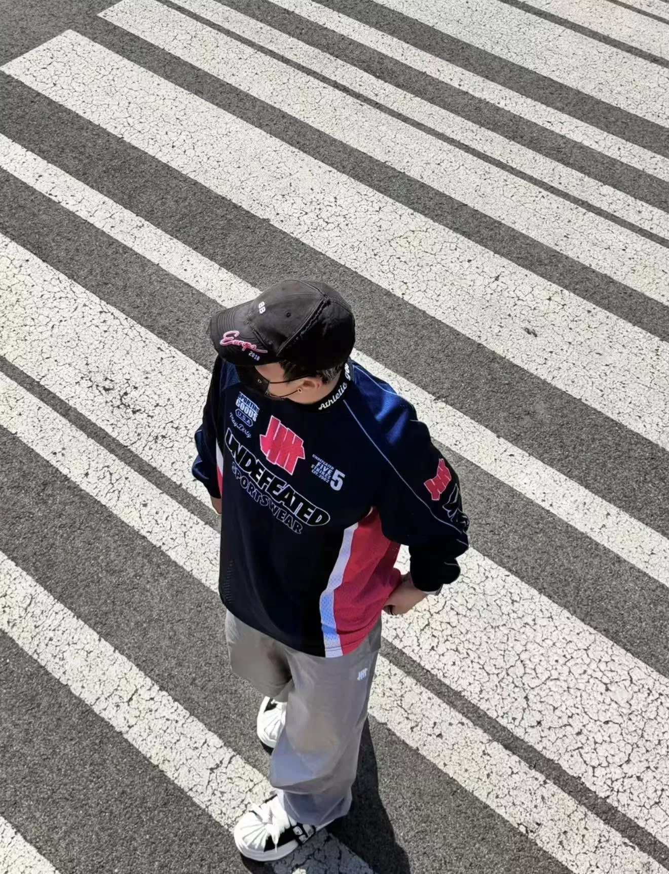 언디피티드 메시 배색 남녀공용 긴소매 티셔츠 상세 이미지 55