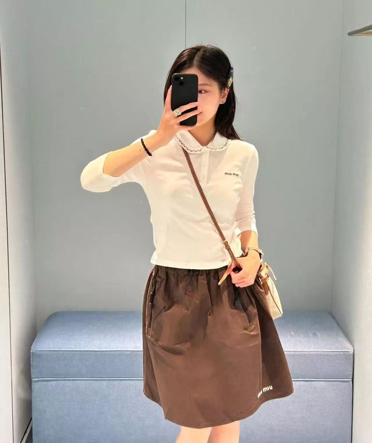 미우미우 프릴 칼라 자수 여성용 긴소매 티셔츠 상세 이미지 11