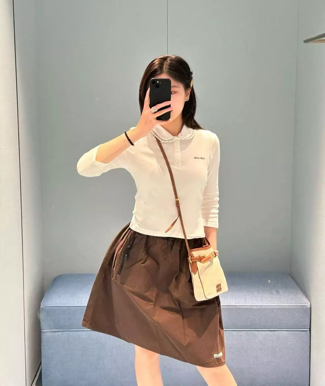 미우미우 프릴 칼라 자수 여성용 긴소매 티셔츠 상세 이미지 12