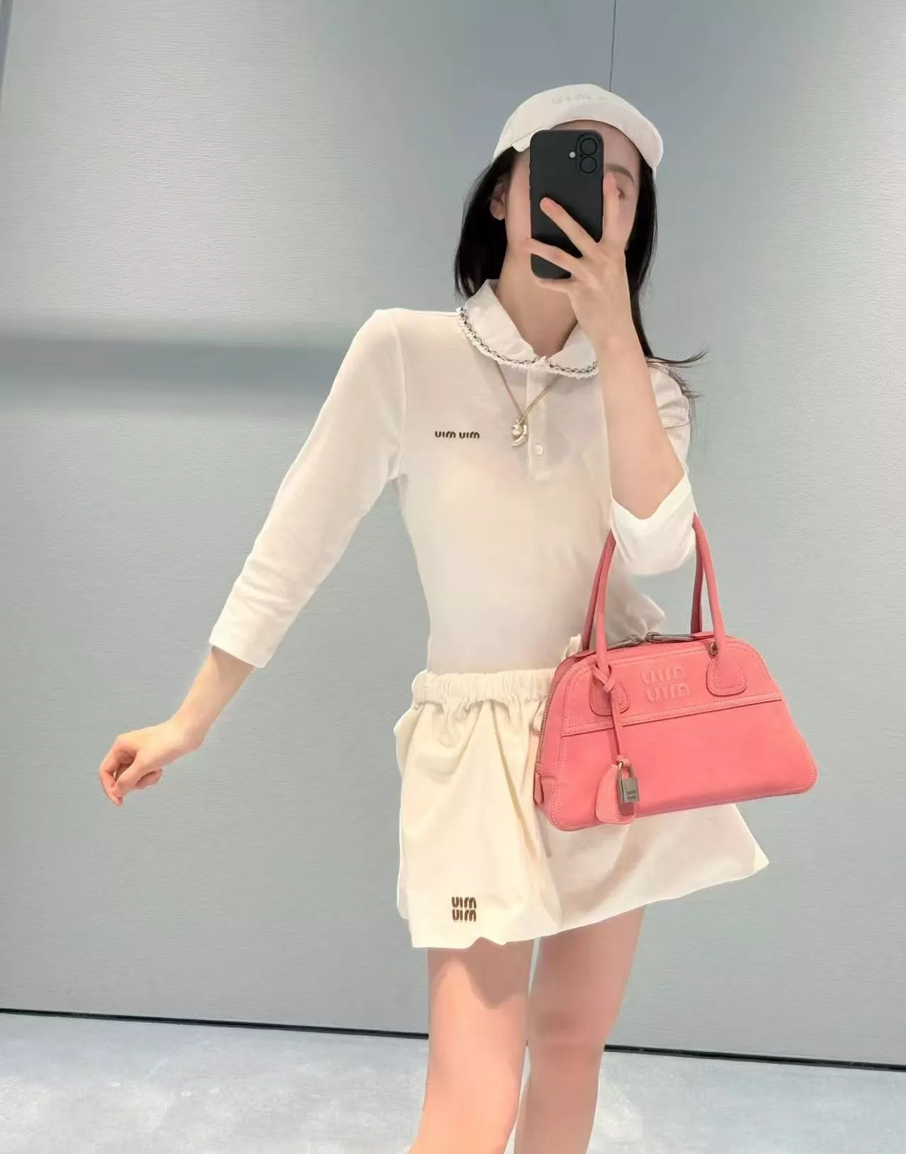 미우미우 프릴 칼라 자수 여성용 긴소매 티셔츠 상세 이미지 17