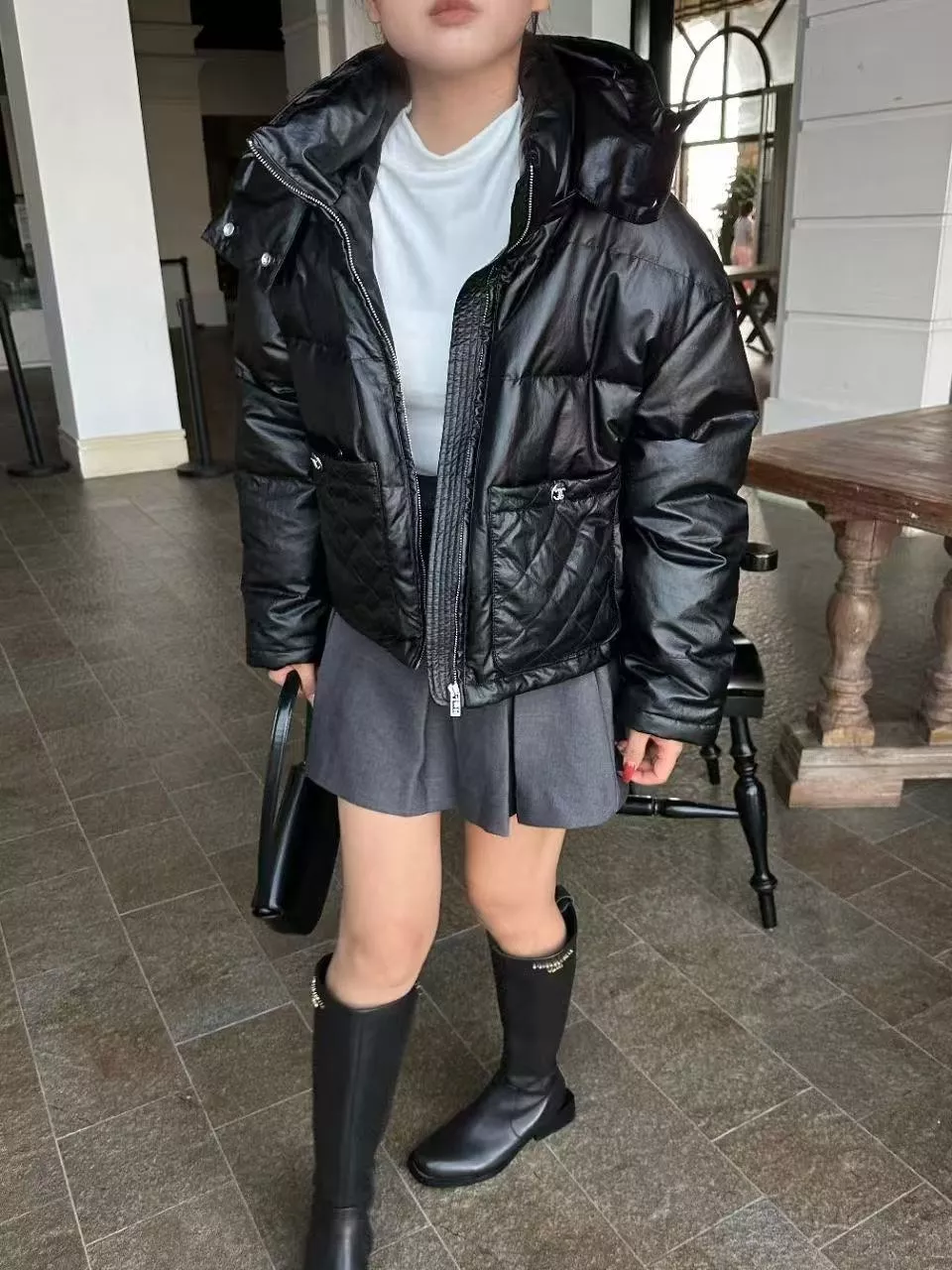 샤넬 다이아 퀼팅 후드 여성용 쇼트 패딩 상세 이미지 10