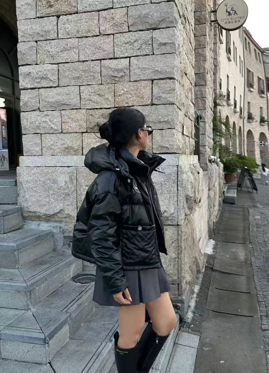 샤넬 다이아 퀼팅 후드 여성용 쇼트 패딩 상세 이미지 12