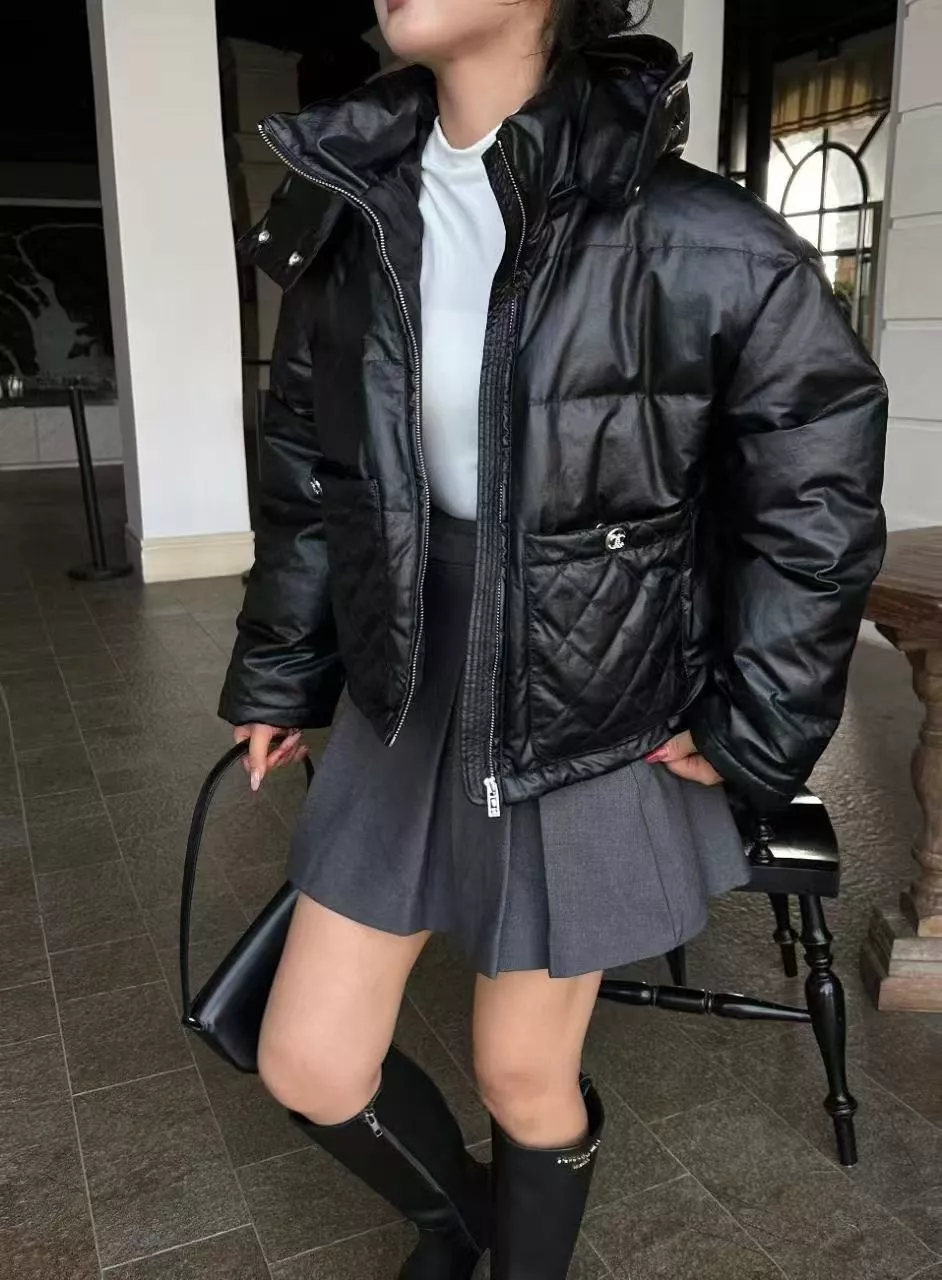 샤넬 다이아 퀼팅 후드 여성용 쇼트 패딩 상세 이미지 13