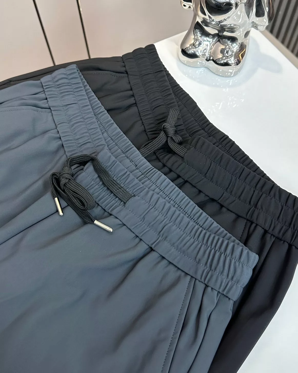 버버리 몬스터 자수 남녀공용 트레이닝 팬츠 상세 이미지 17