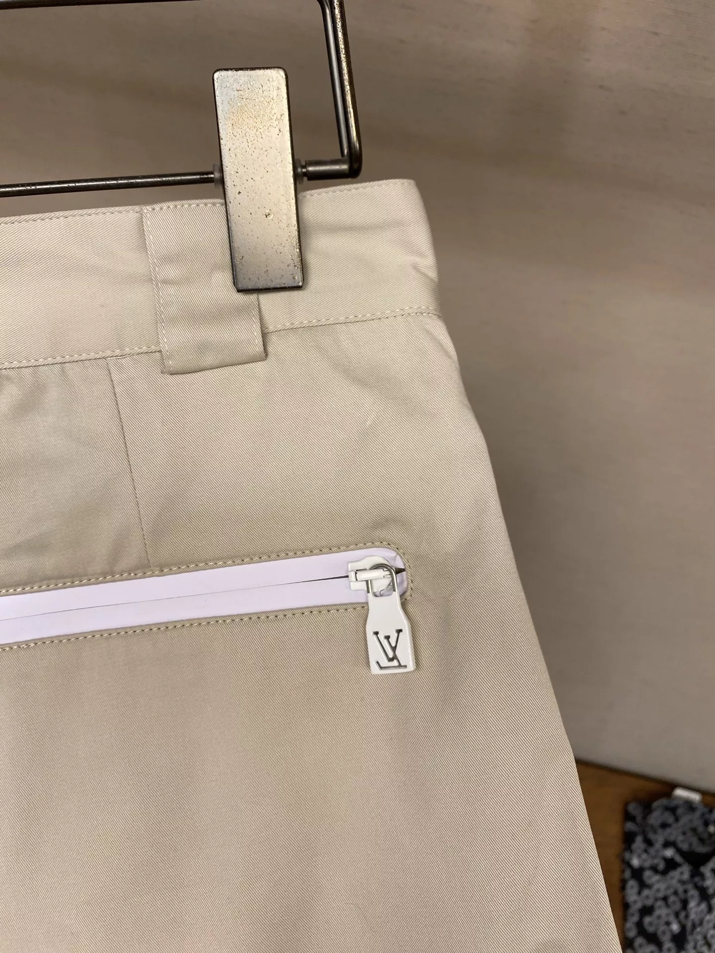 루이비통 반사 프린트 남녀공용 캐쥬얼 팬츠 상세 이미지 9