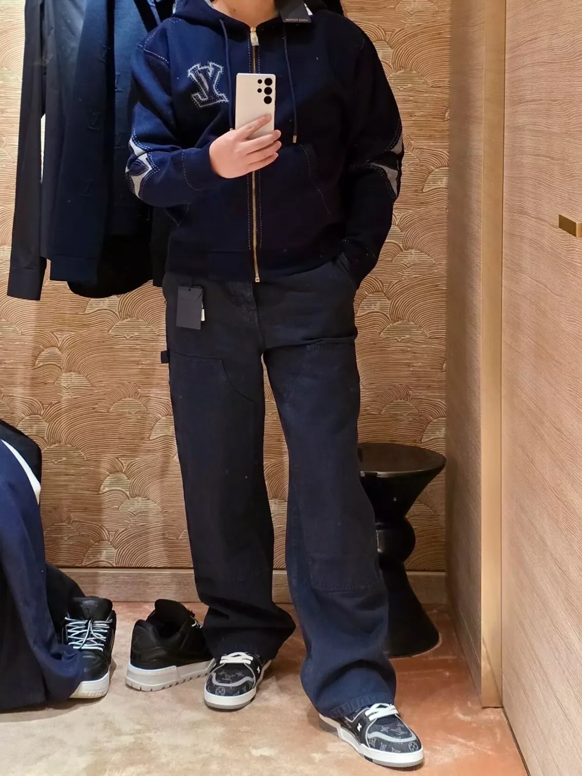 루이비통 로고 자카드 후드 남녀공용 니트 재킷 상세 이미지 28