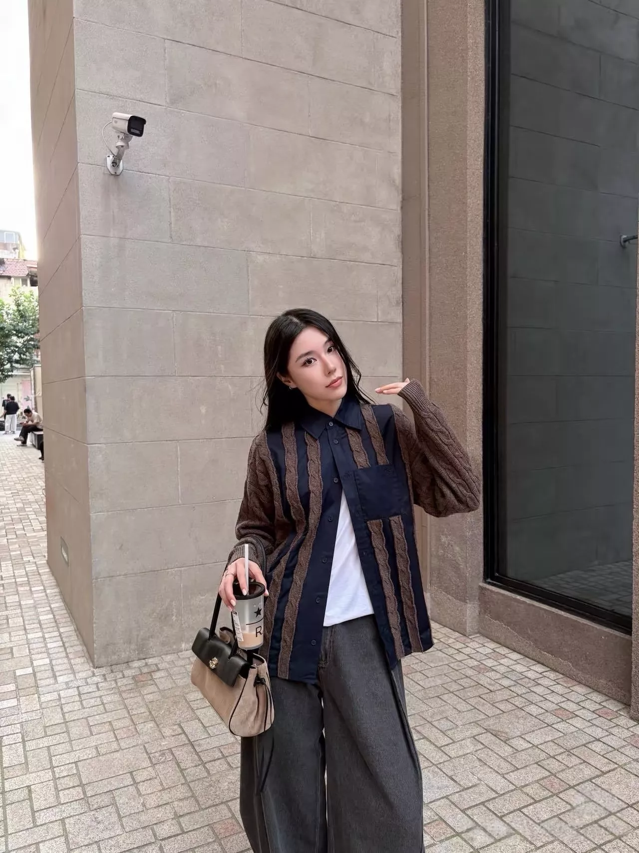 로에베 배색 케이블 여성용 긴소매 가디건 상세 이미지 91