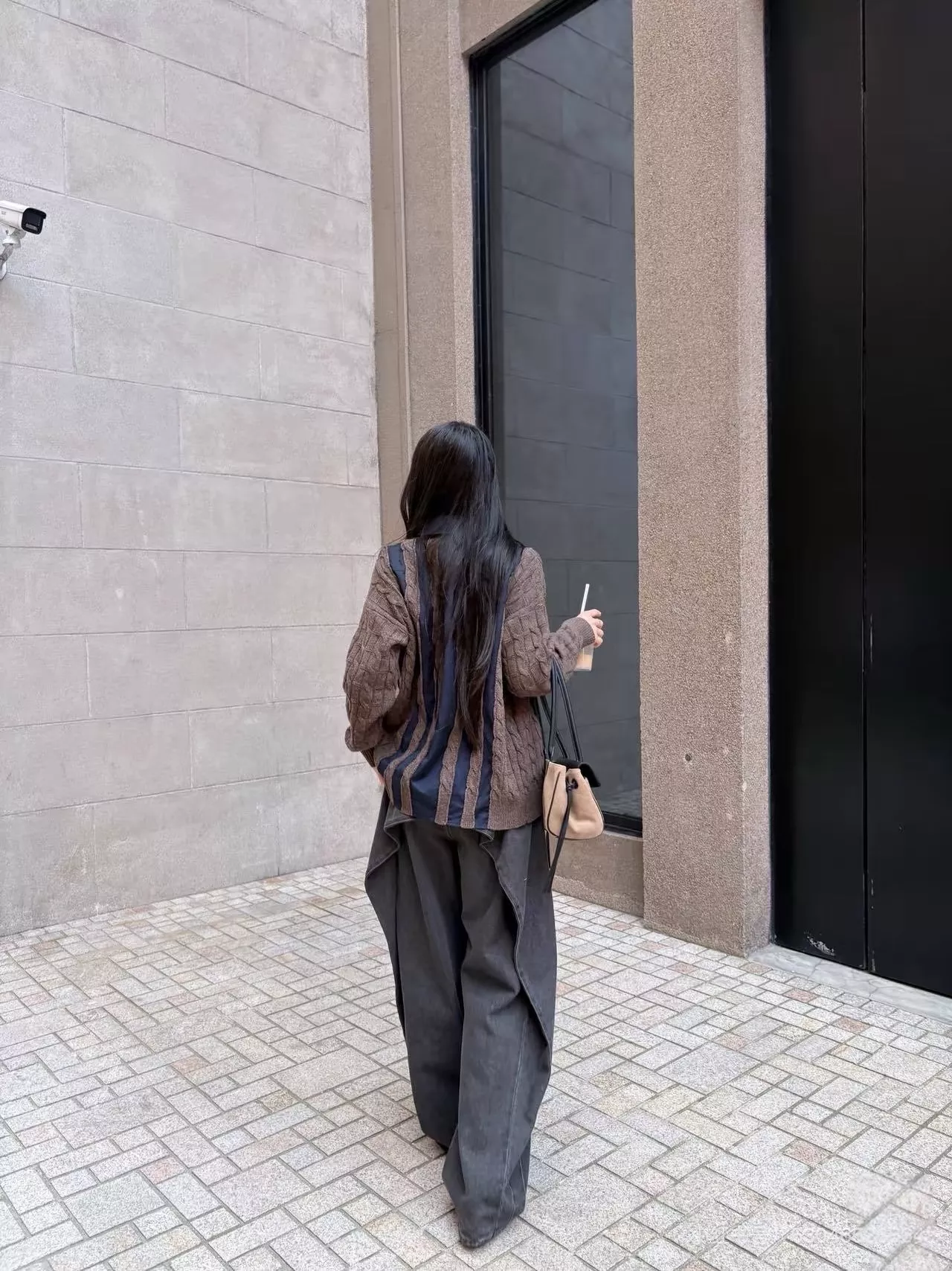 로에베 배색 케이블 여성용 긴소매 가디건 상세 이미지 94