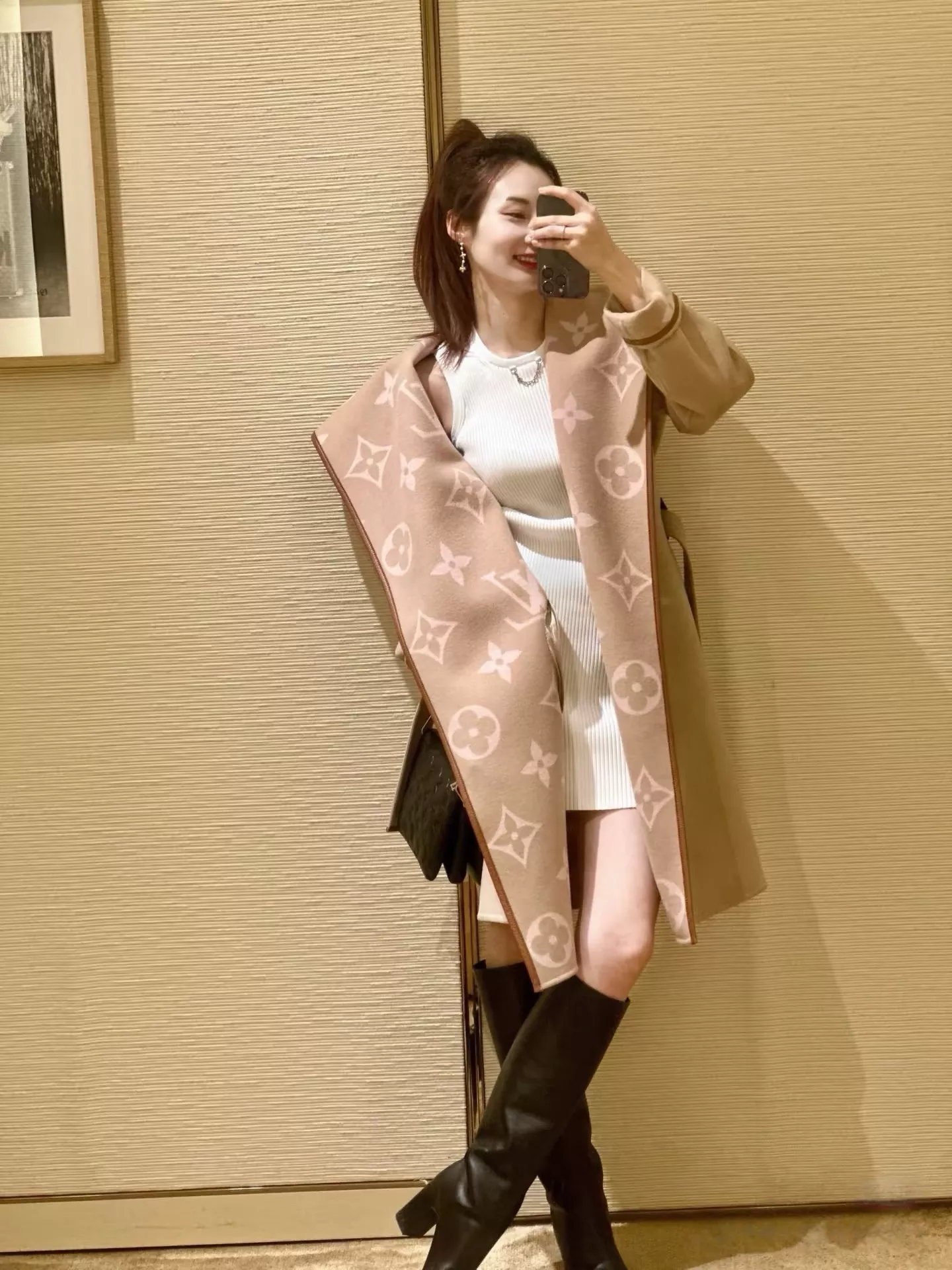 루이비통 모노그램 벨트 여성용 쇼트 코트 상세 이미지 62