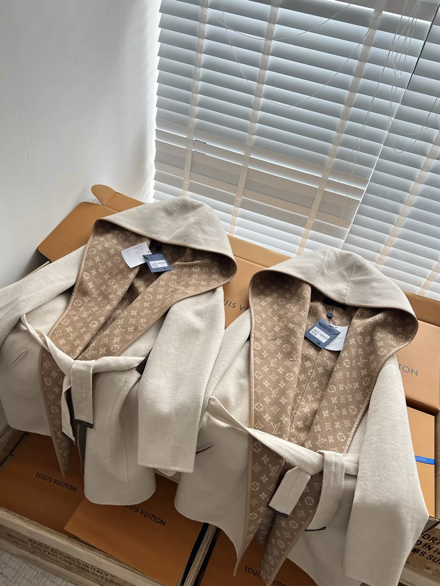 루이비통 모노그램 벨트 양모 여성용 쇼트 코트 상세 이미지 57