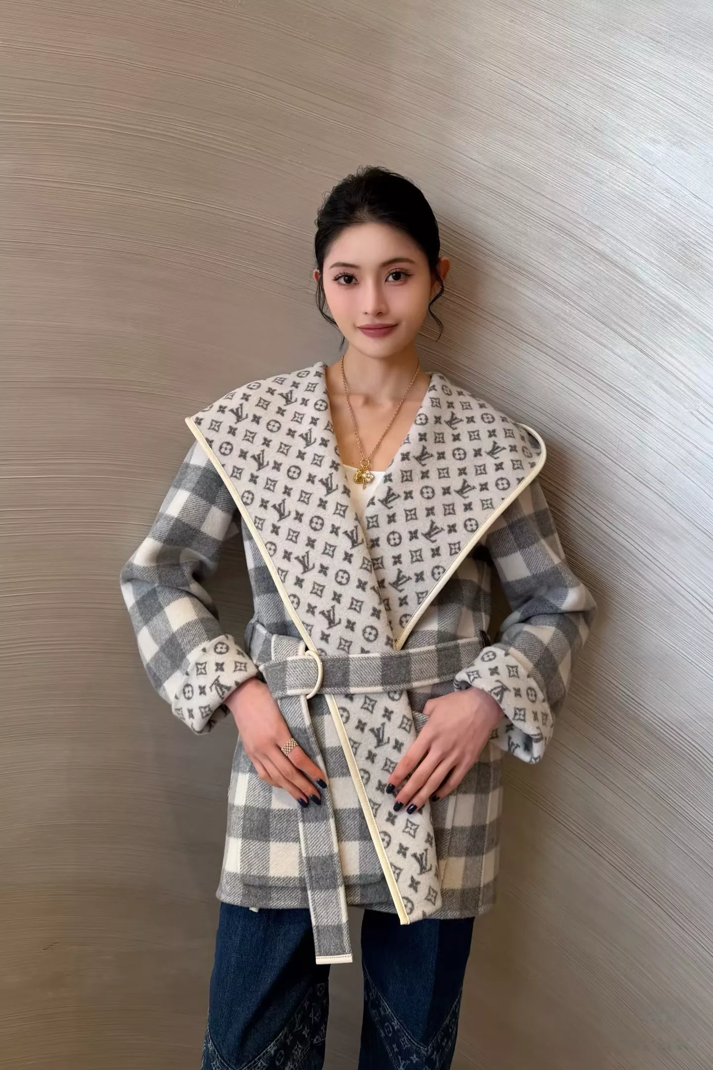 루이비통 모노그램 체크 벨트 여성용 쇼트 코트 상세 이미지 61
